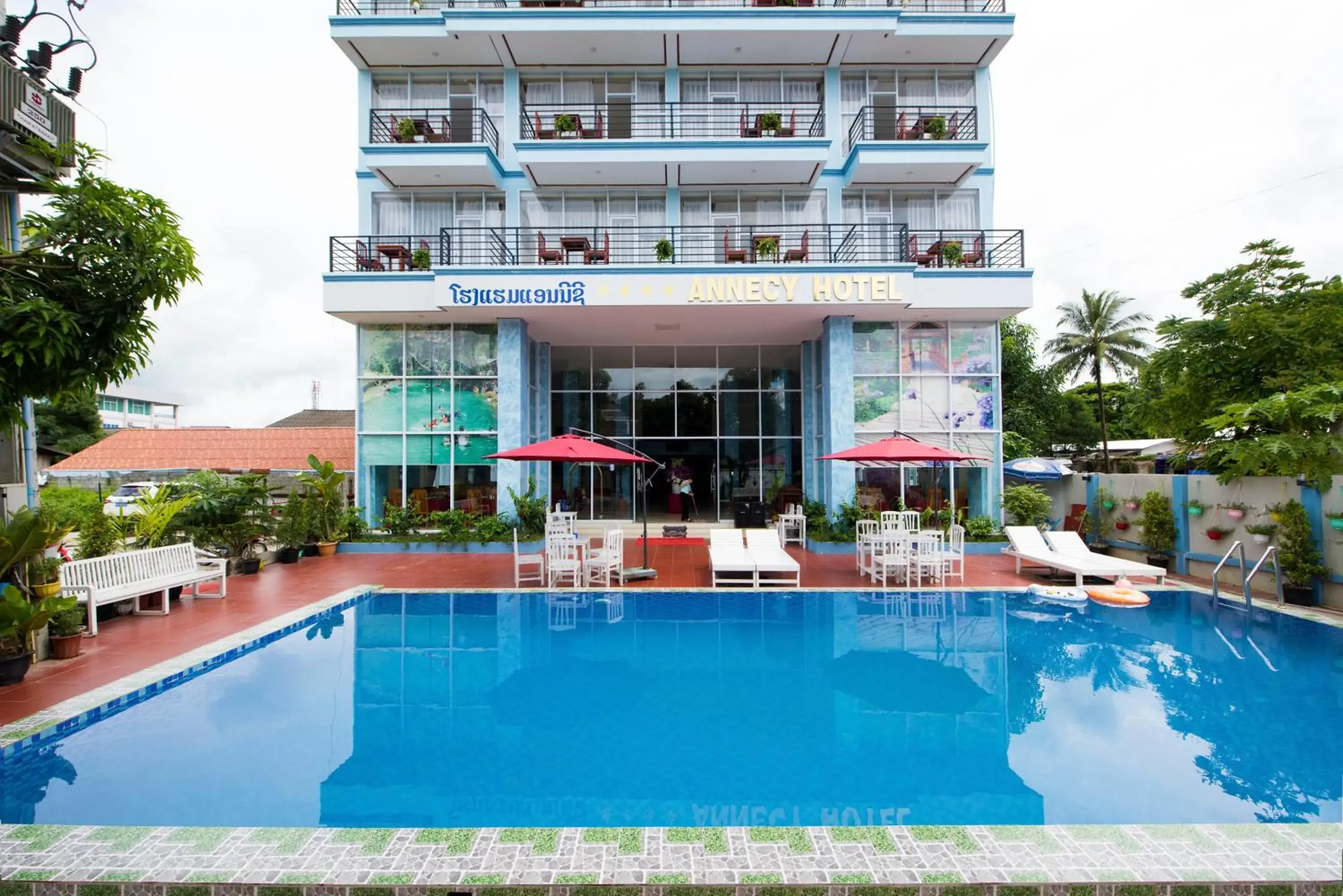 Facade/entrance in Annecy Hotel Facade/entrance in Annecy Hotel