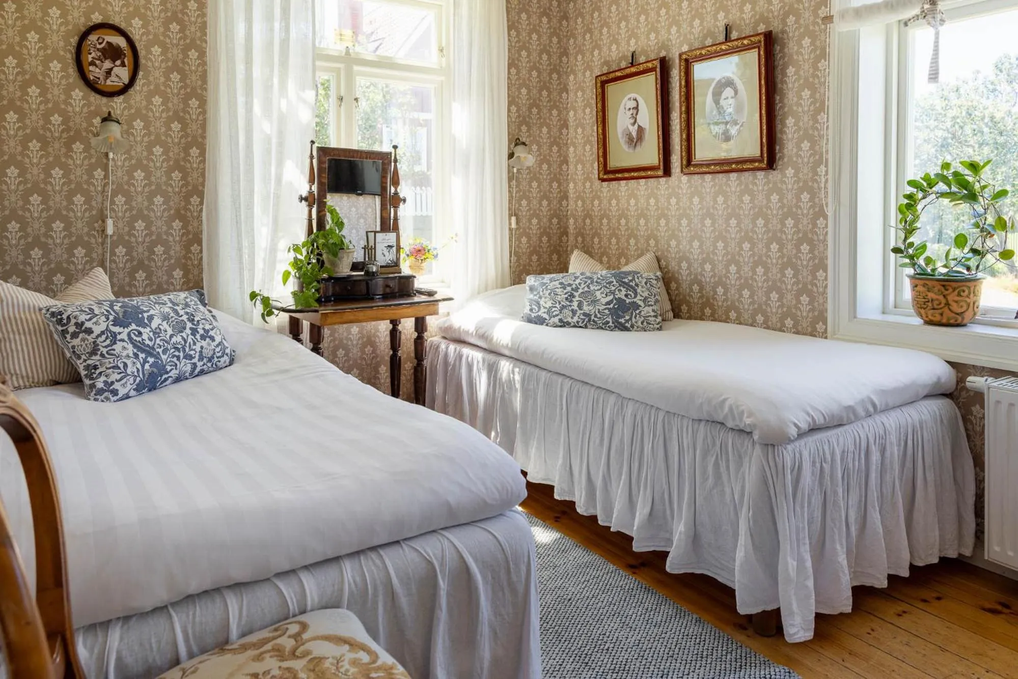 Photo of the whole room, Bed in Strandflickornas Havshotell Lysekil