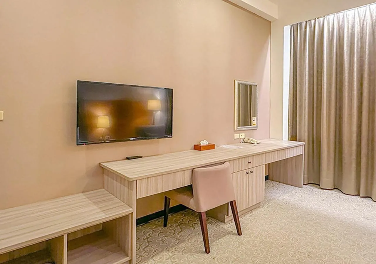 Standard Twin Room in Jade Garden Hotel - 翠華會館