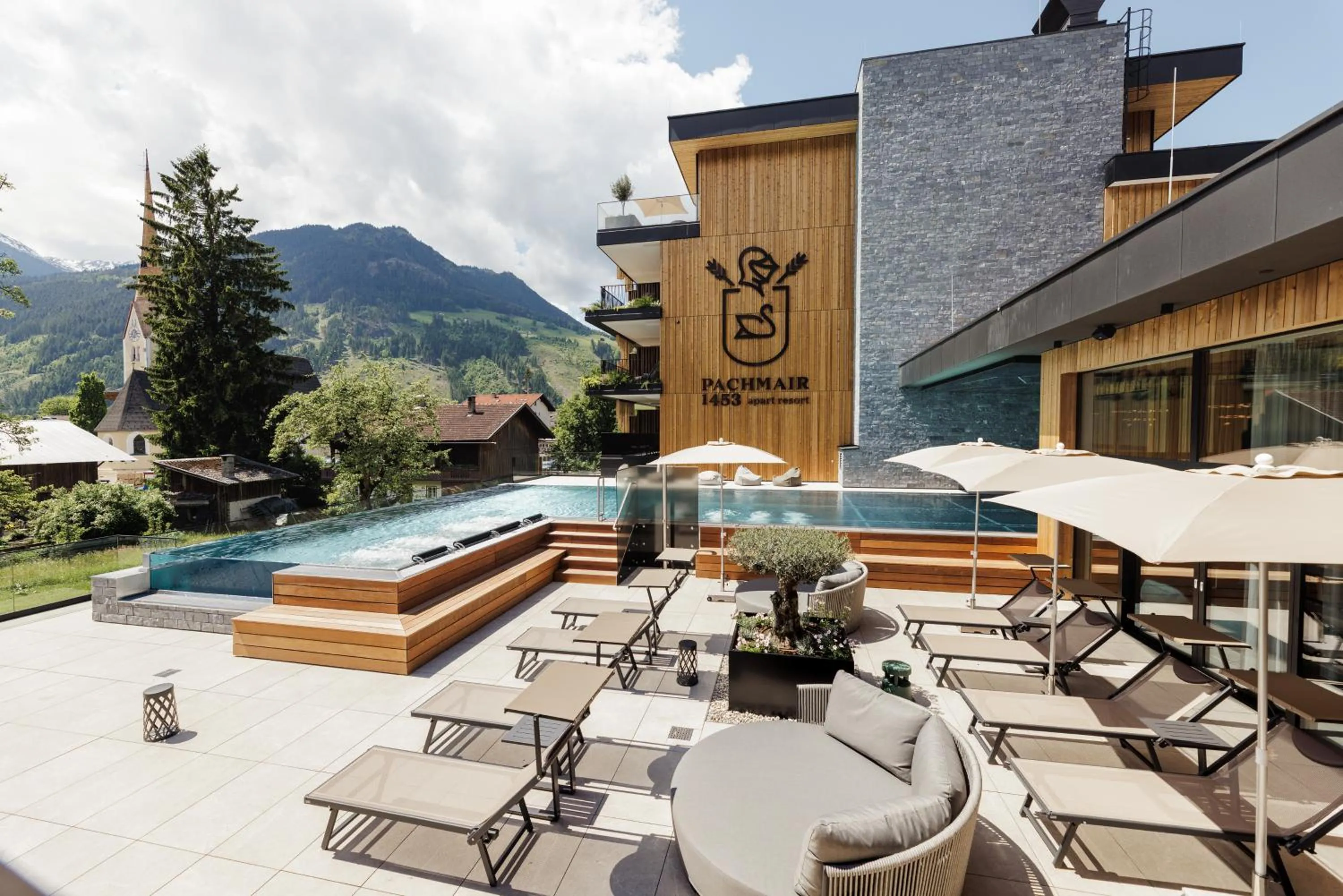 Property building in PACHMAIR 1453 apart resort