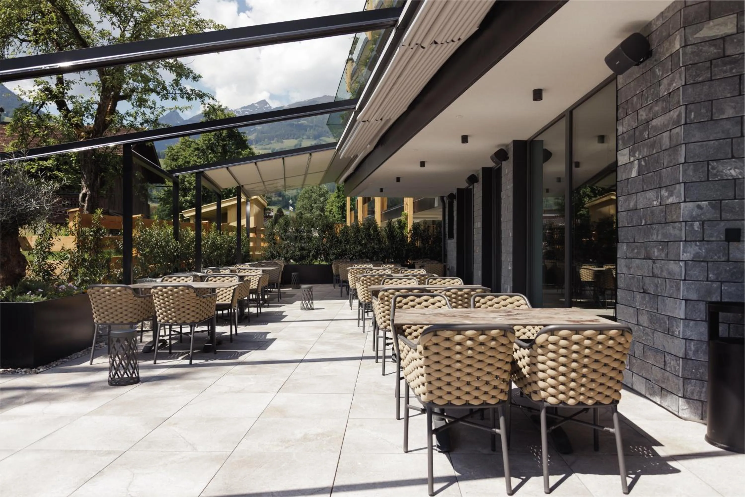 Restaurant/places to eat in PACHMAIR 1453 apart resort