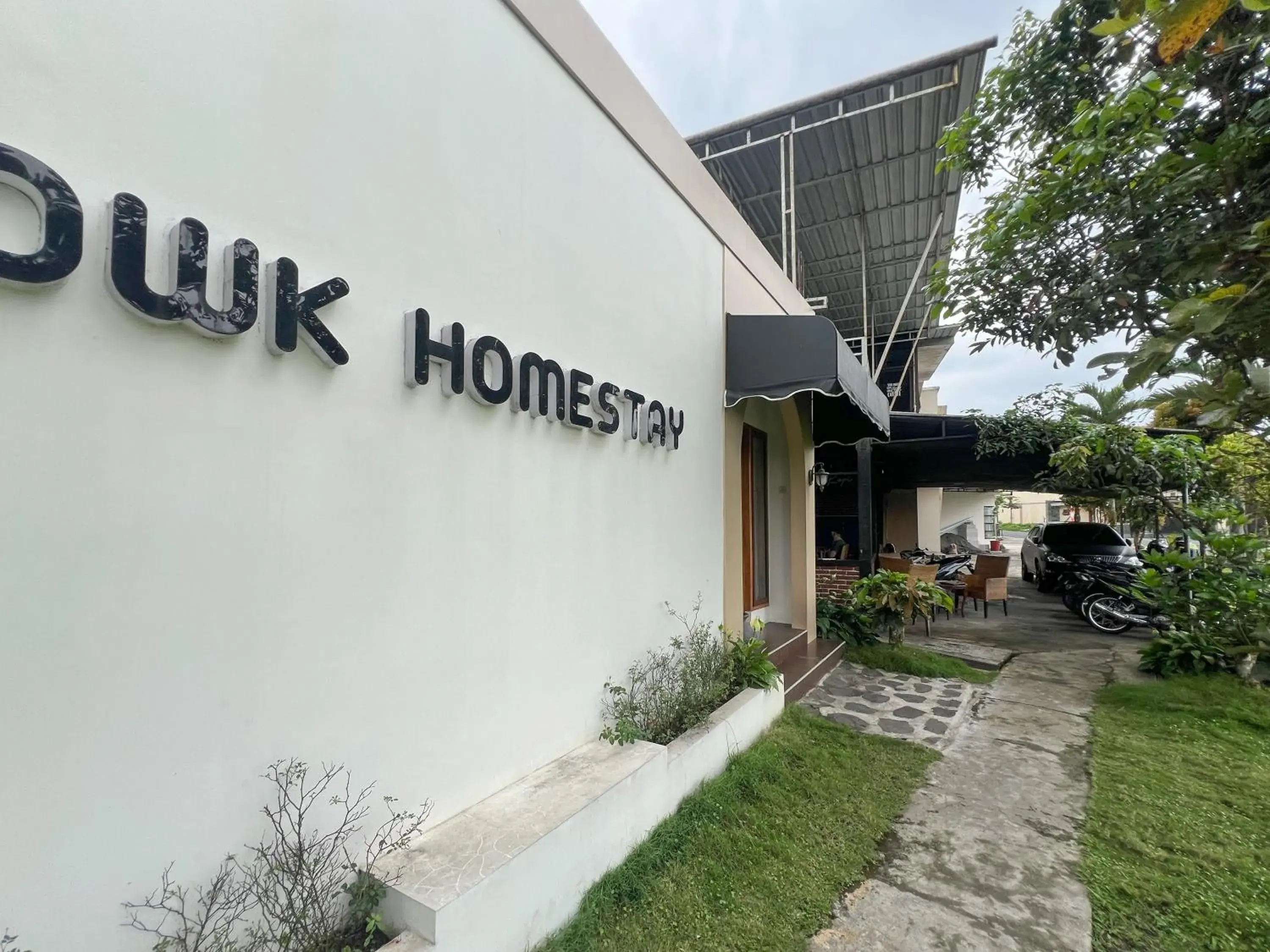 Facade/entrance in OWK Homestay Syariah Mitra RedDoorz Wonosobo Facade/entrance in OWK Homestay Syariah Mitra RedDoorz Wonosobo