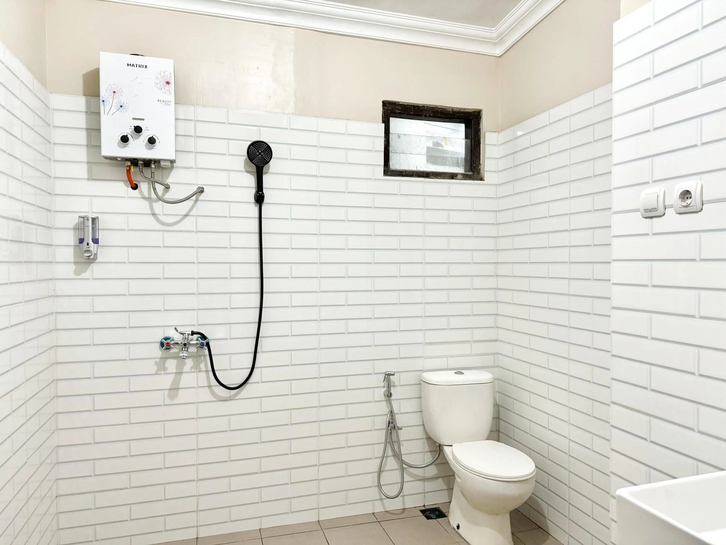 Bathroom in OWK Homestay Syariah Mitra RedDoorz Wonosobo