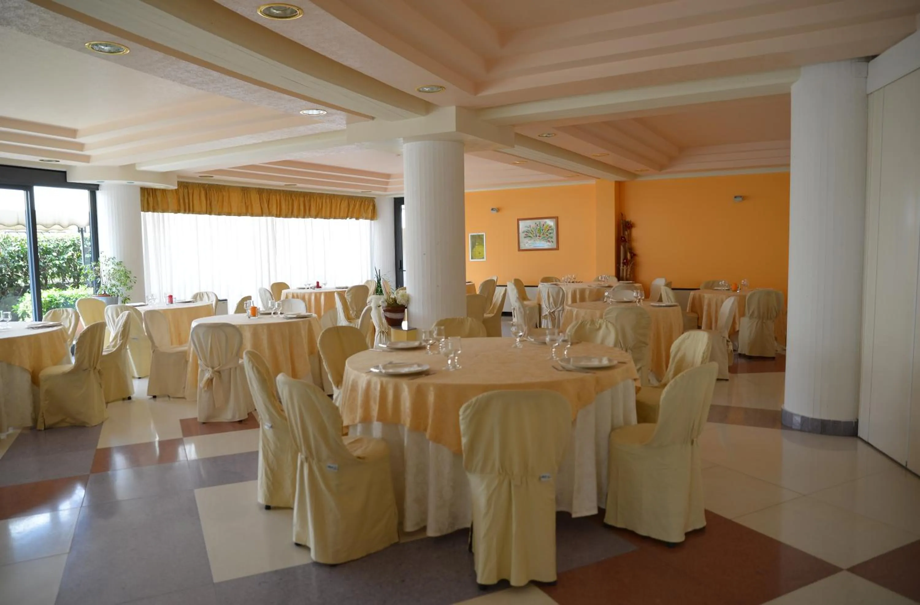 Restaurant/places to eat in Atlantis Palace Hotel