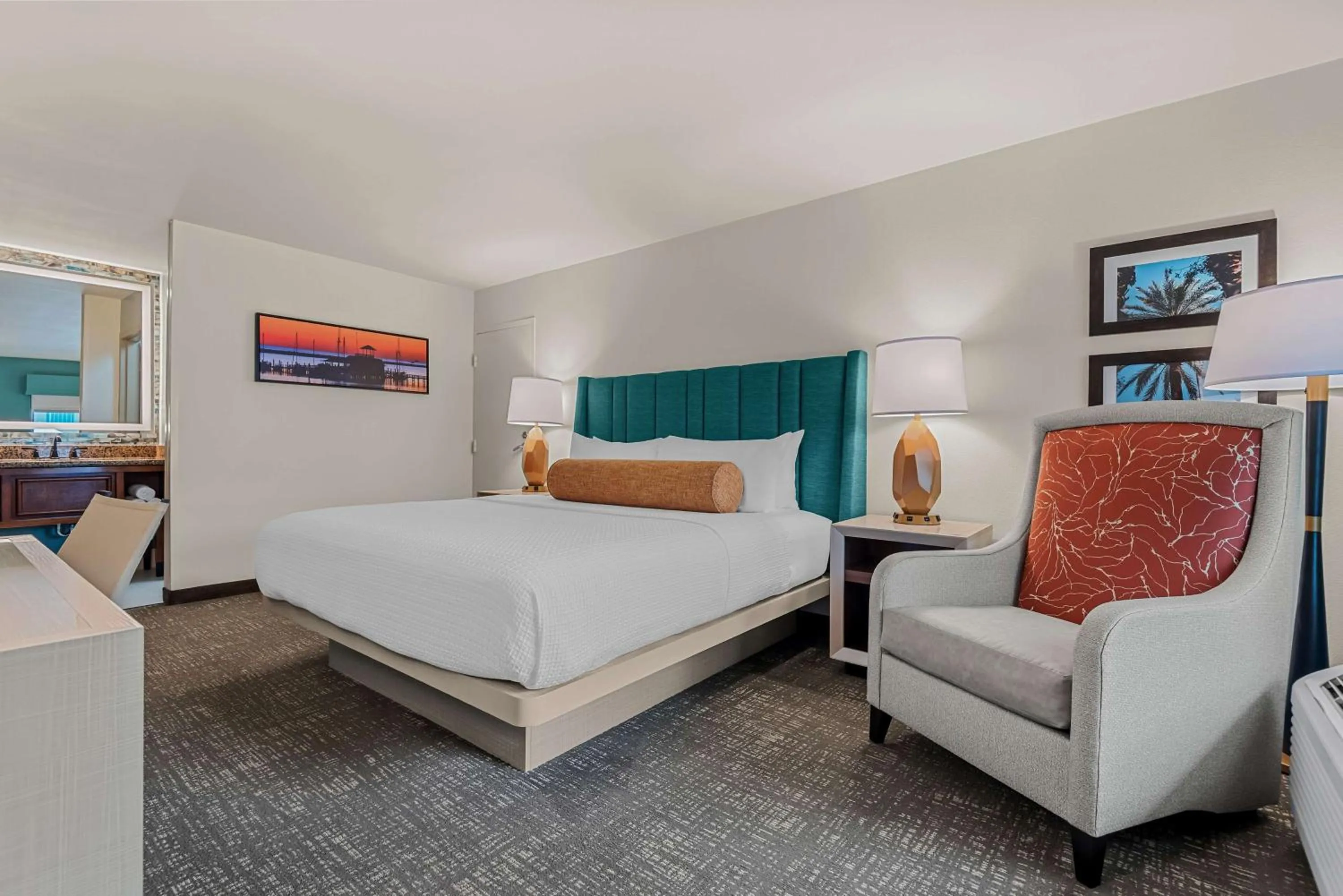 Bedroom, Bed in Best Western Seaway Inn