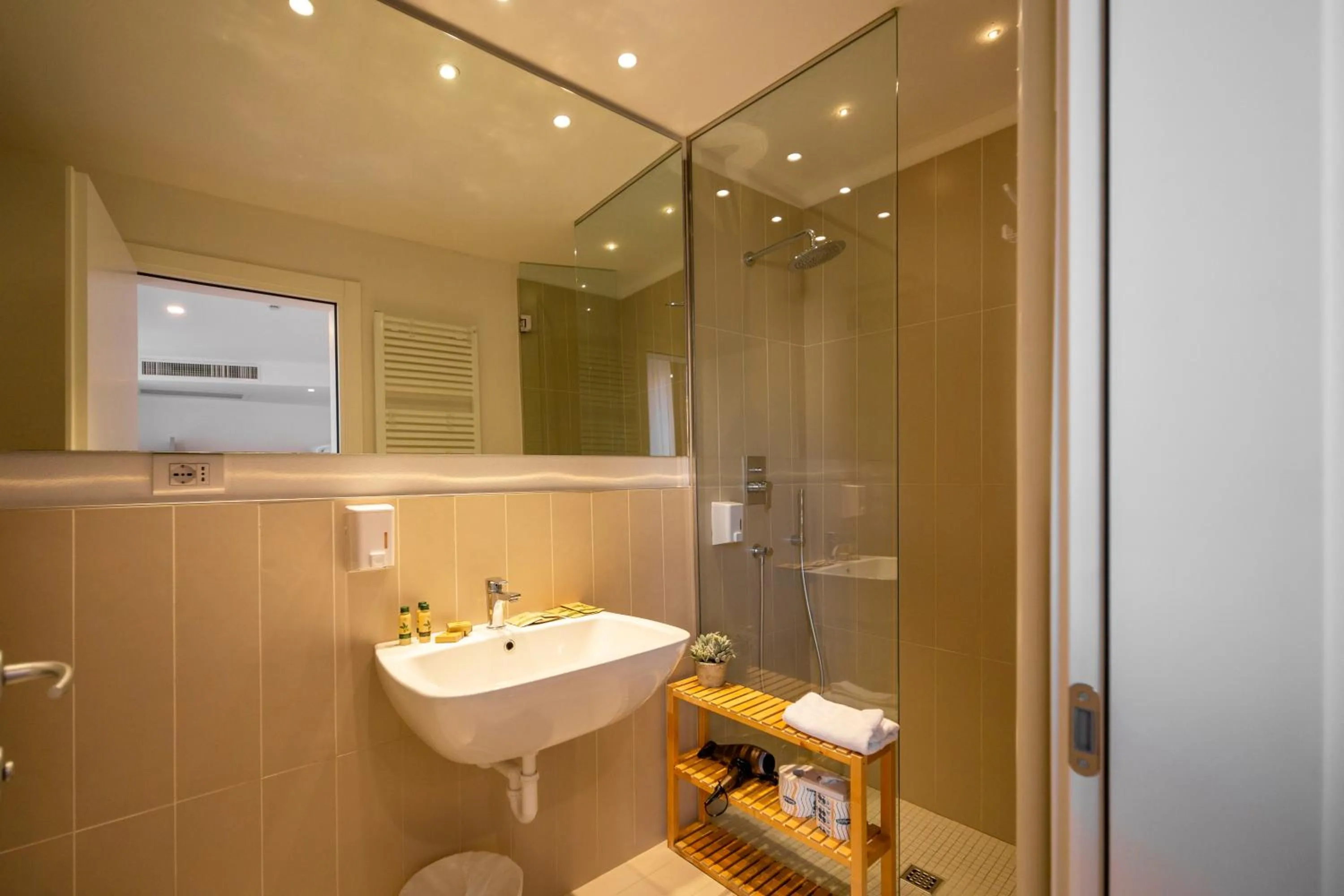 Bathroom in Albergo La Rocca