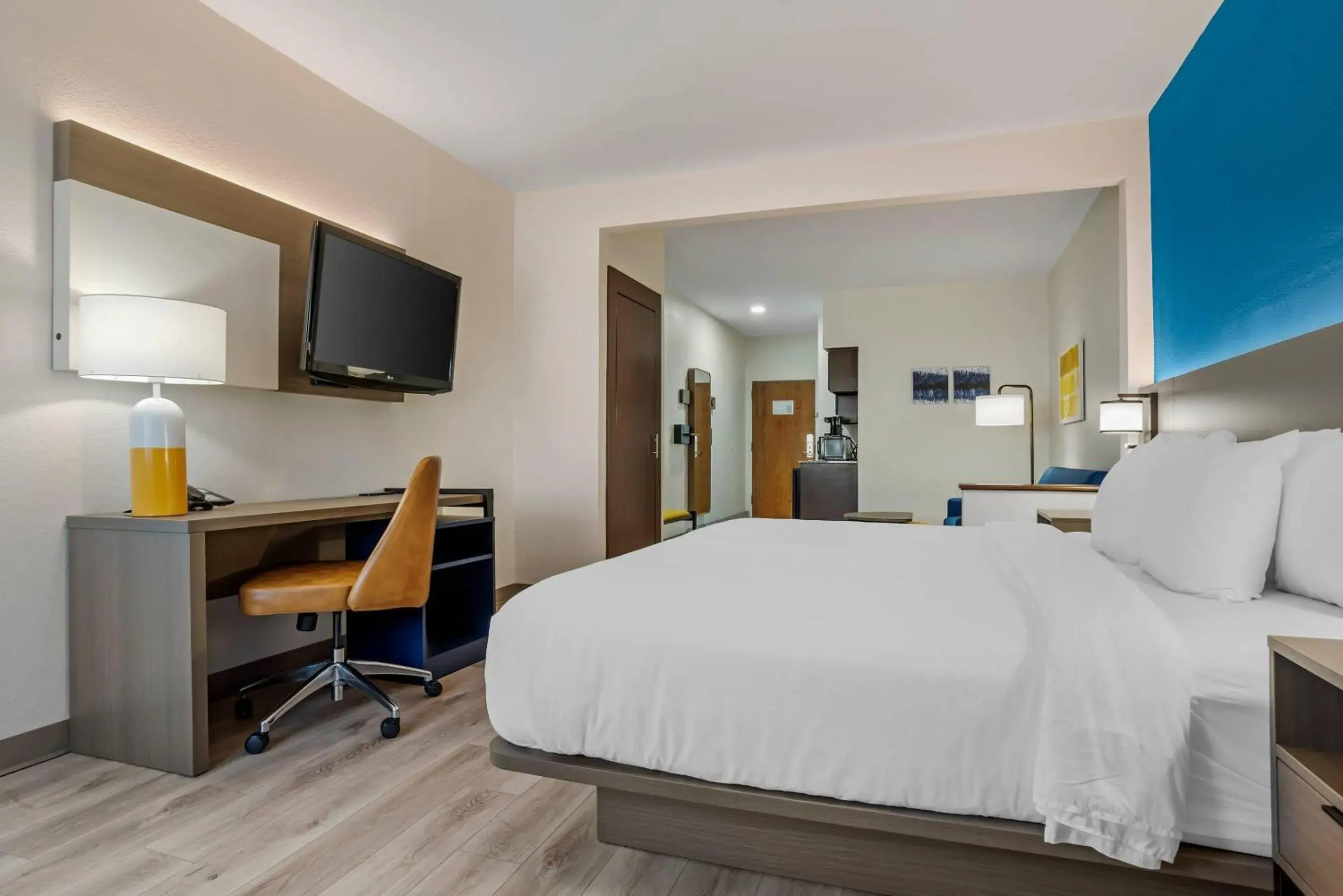 Bedroom, Bed in Comfort Suites Hattiesburg near University Bedroom, Bed in Comfort Suites Hattiesburg near University