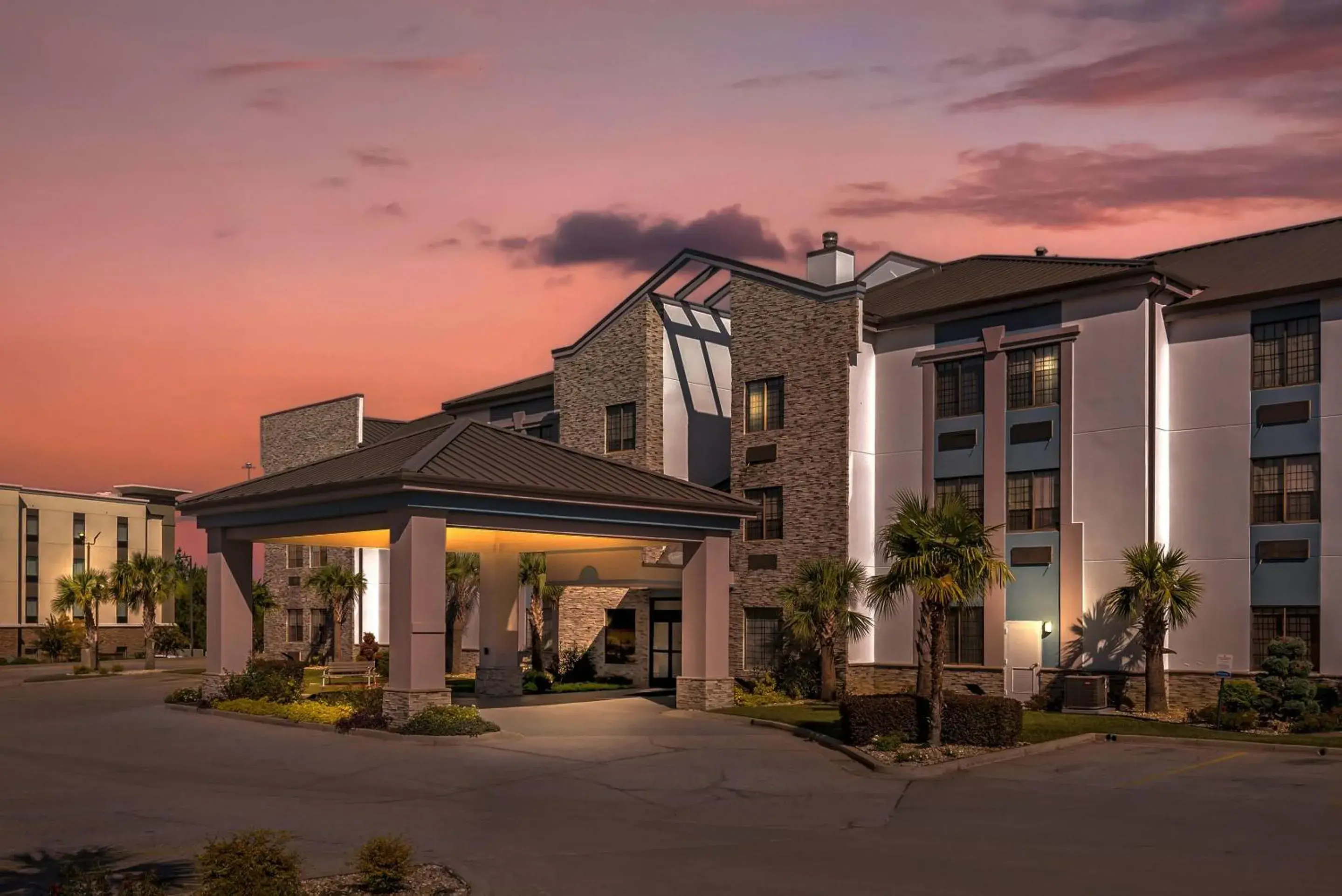 Property building in Comfort Suites Hattiesburg near University Property building in Comfort Suites Hattiesburg near University