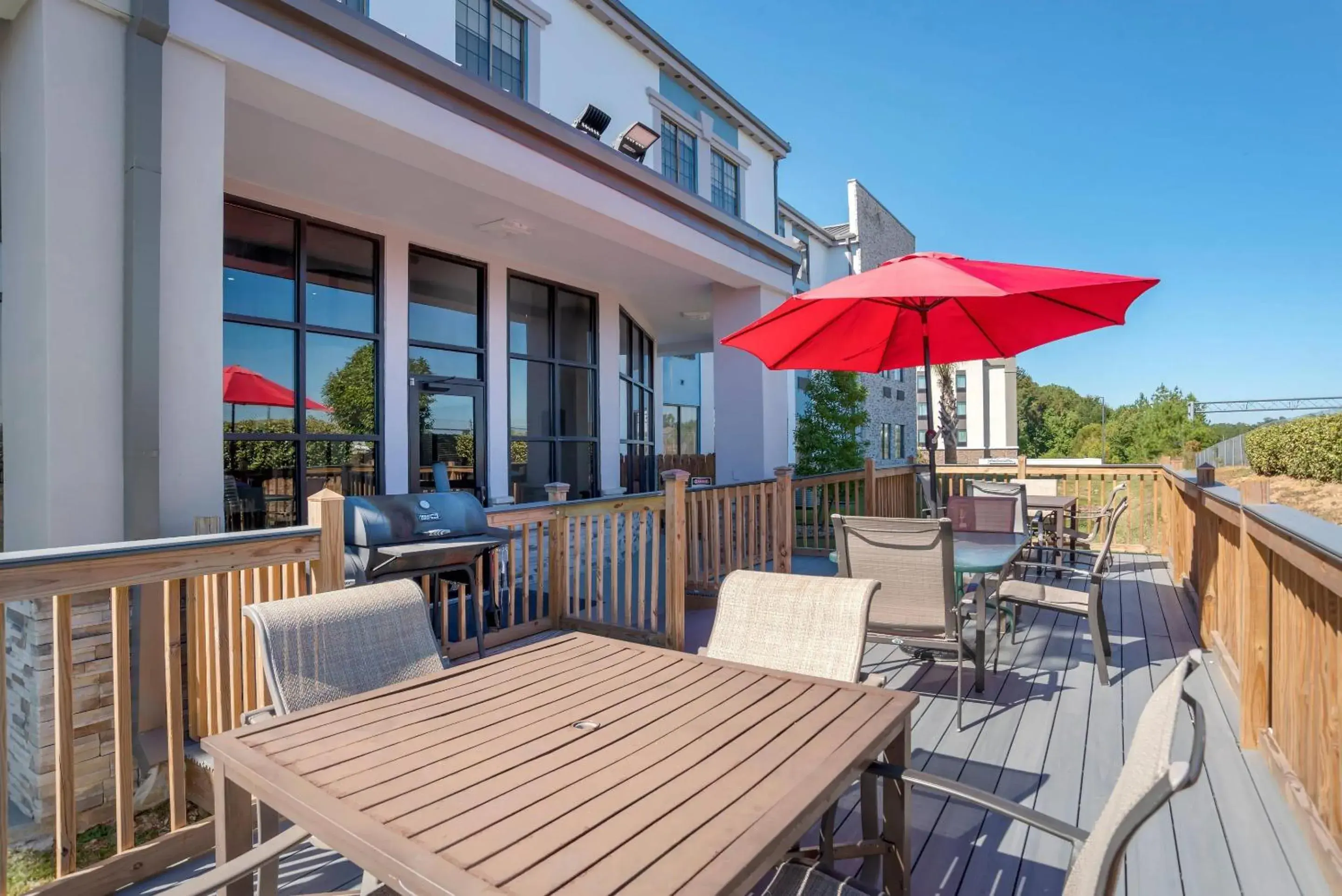 Swimming pool in Comfort Suites Hattiesburg near University Swimming pool in Comfort Suites Hattiesburg near University