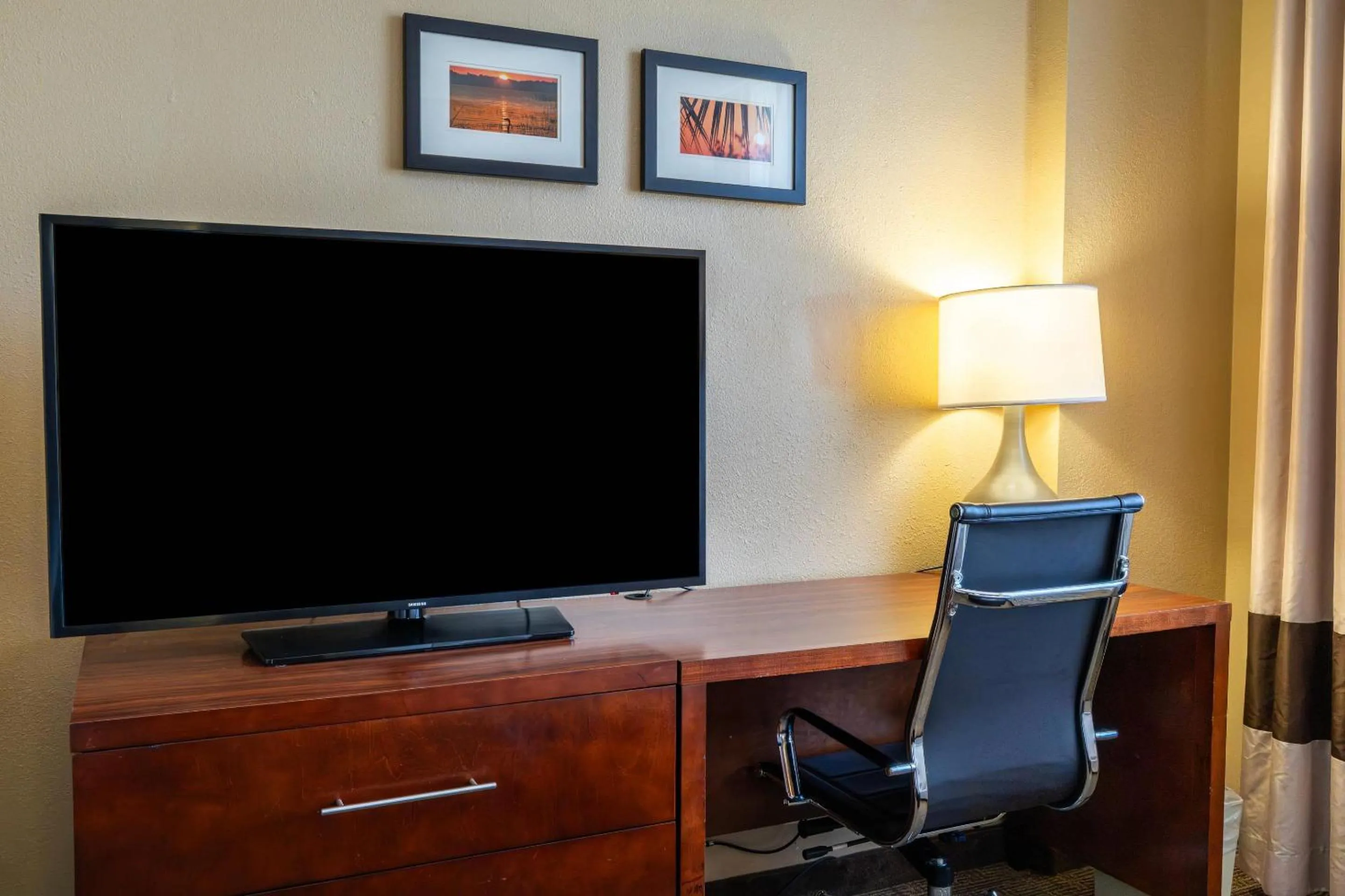 Bedroom in Comfort Inn & Suites Lakeland North I-4
