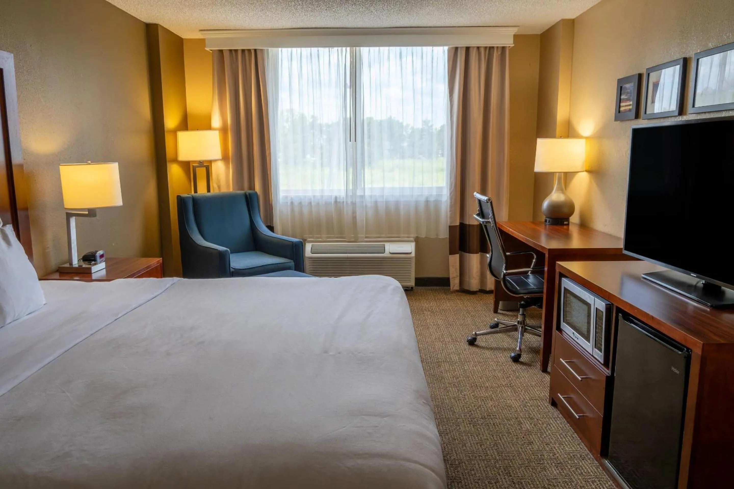 Bedroom, Bed in Comfort Inn & Suites Lakeland North I-4