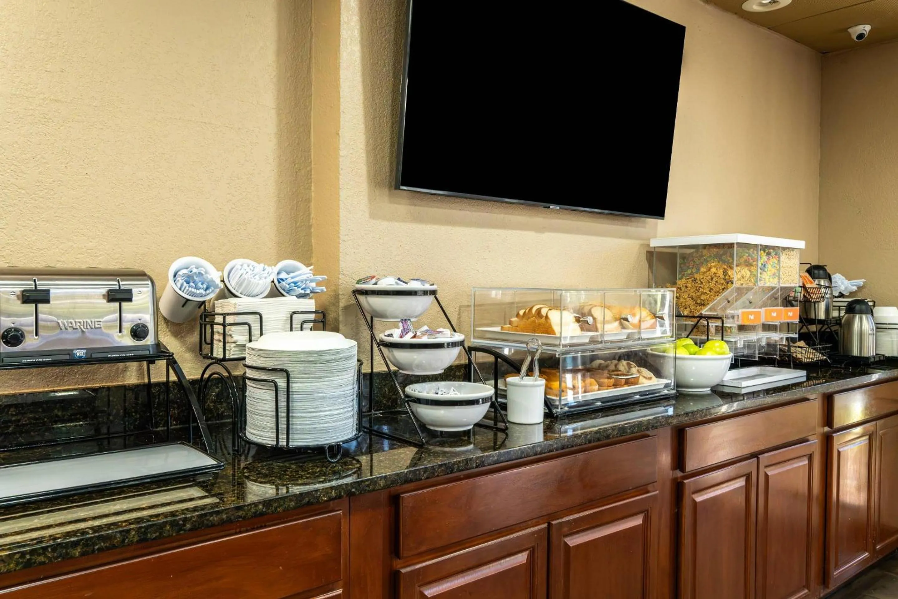 Breakfast in Comfort Inn & Suites Lakeland North I-4