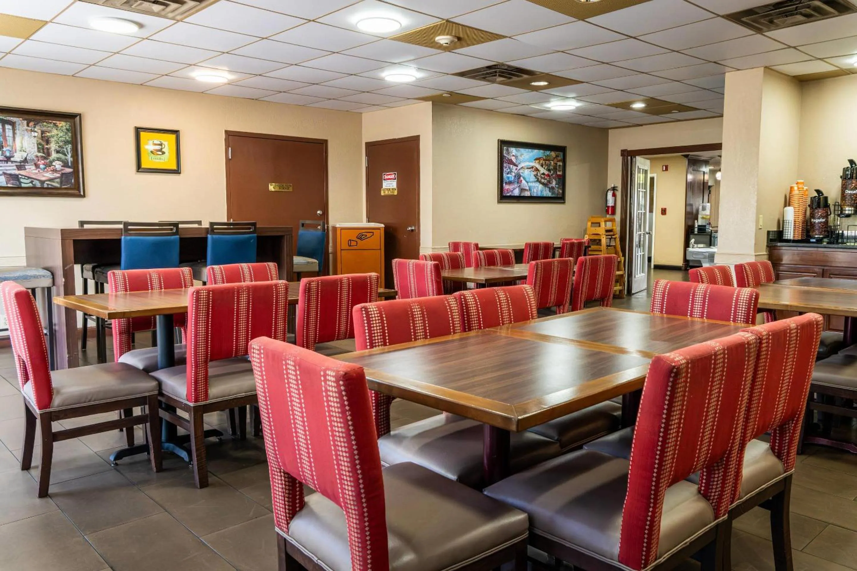 Breakfast in Comfort Inn & Suites Lakeland North I-4