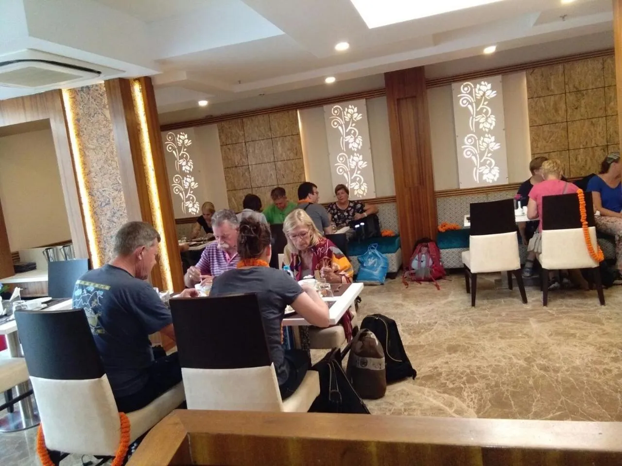 Restaurant/Places to Eat in Hotel Meadows