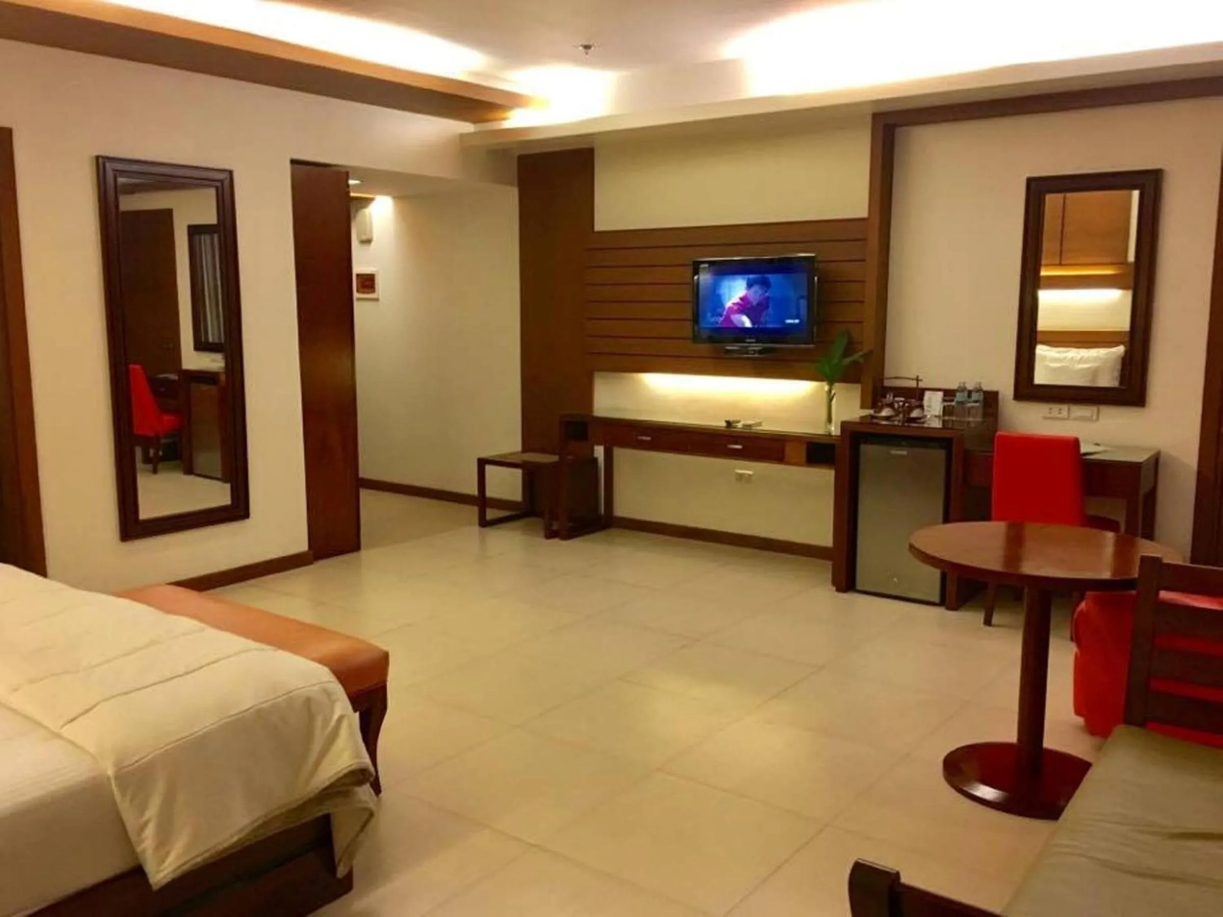 Bed in Skinetics Wellness Center Boutique Hotel
