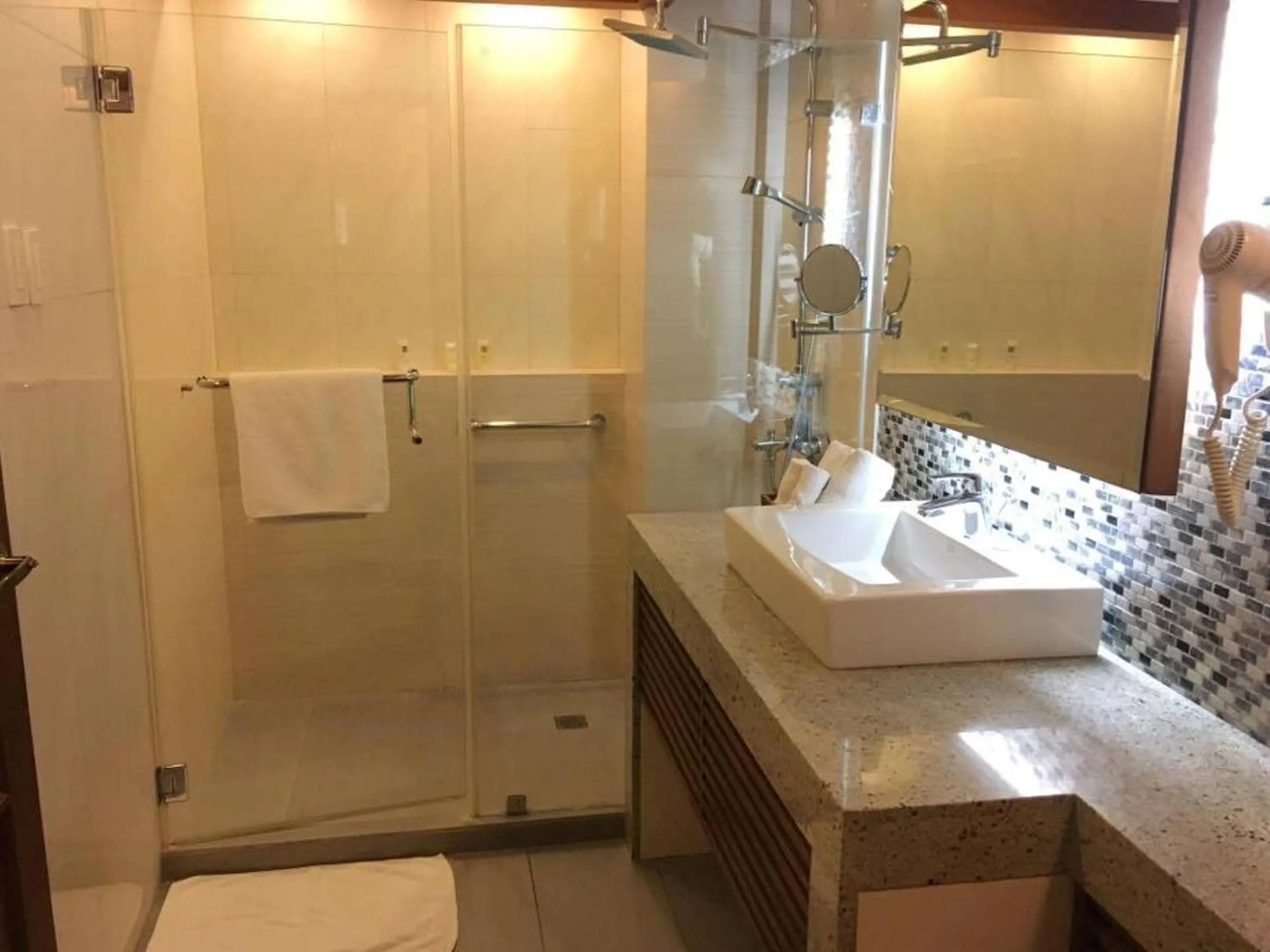 Skinetics Wellness Center Boutique Hotel
