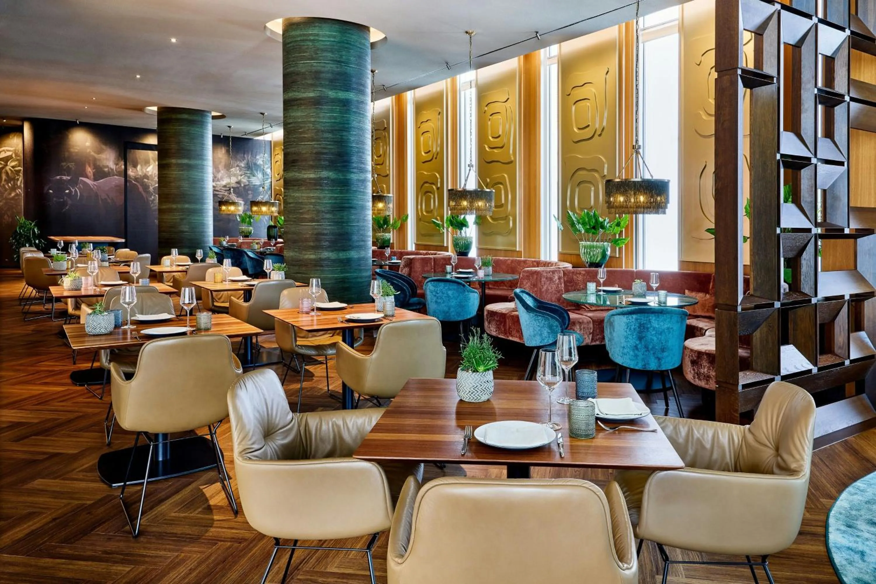Restaurant/places to eat in JW Marriott Hotel Frankfurt