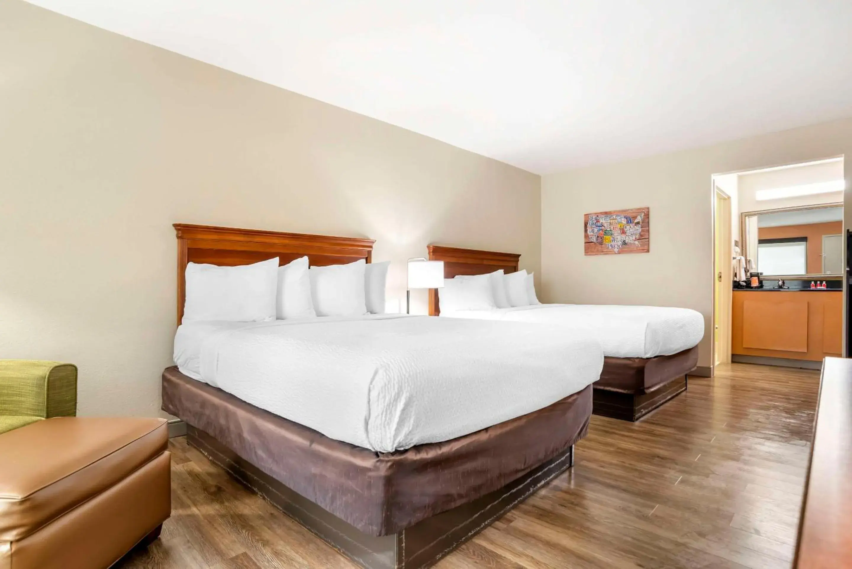 Queen Room with Two Queen Beds - Non-Smoking in Econo Lodge Moss Point - Pascagoula Queen Room with Two Queen Beds - Non-Smoking in Econo Lodge Moss Point - Pascagoula