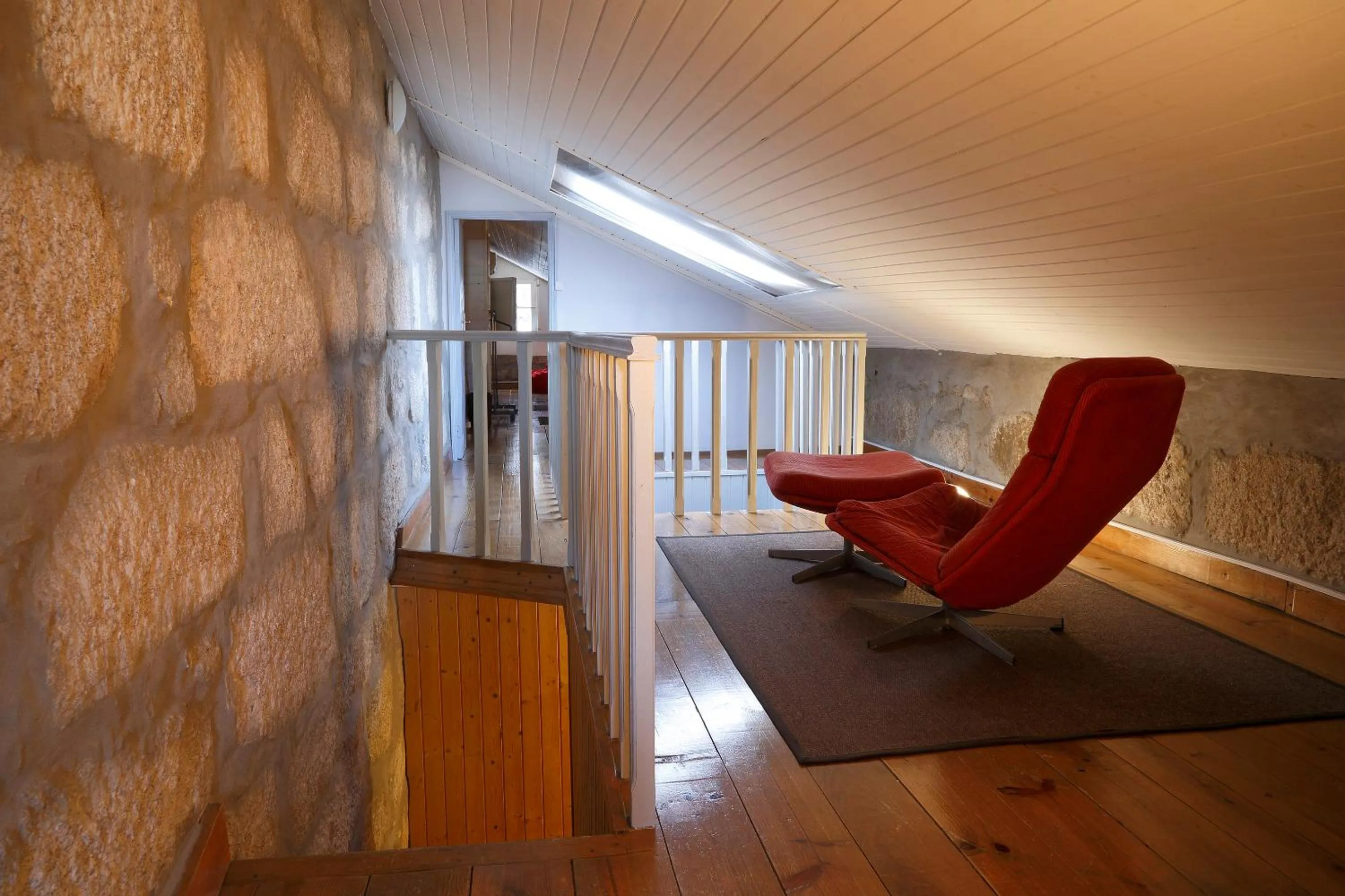 Photo of the whole room in Oporto House