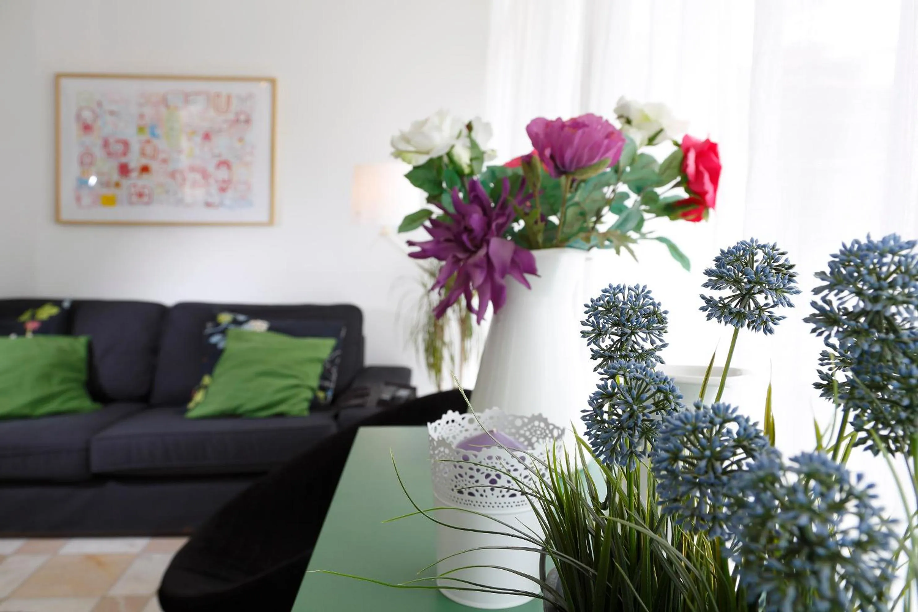 Communal lounge/ TV room in Oporto House