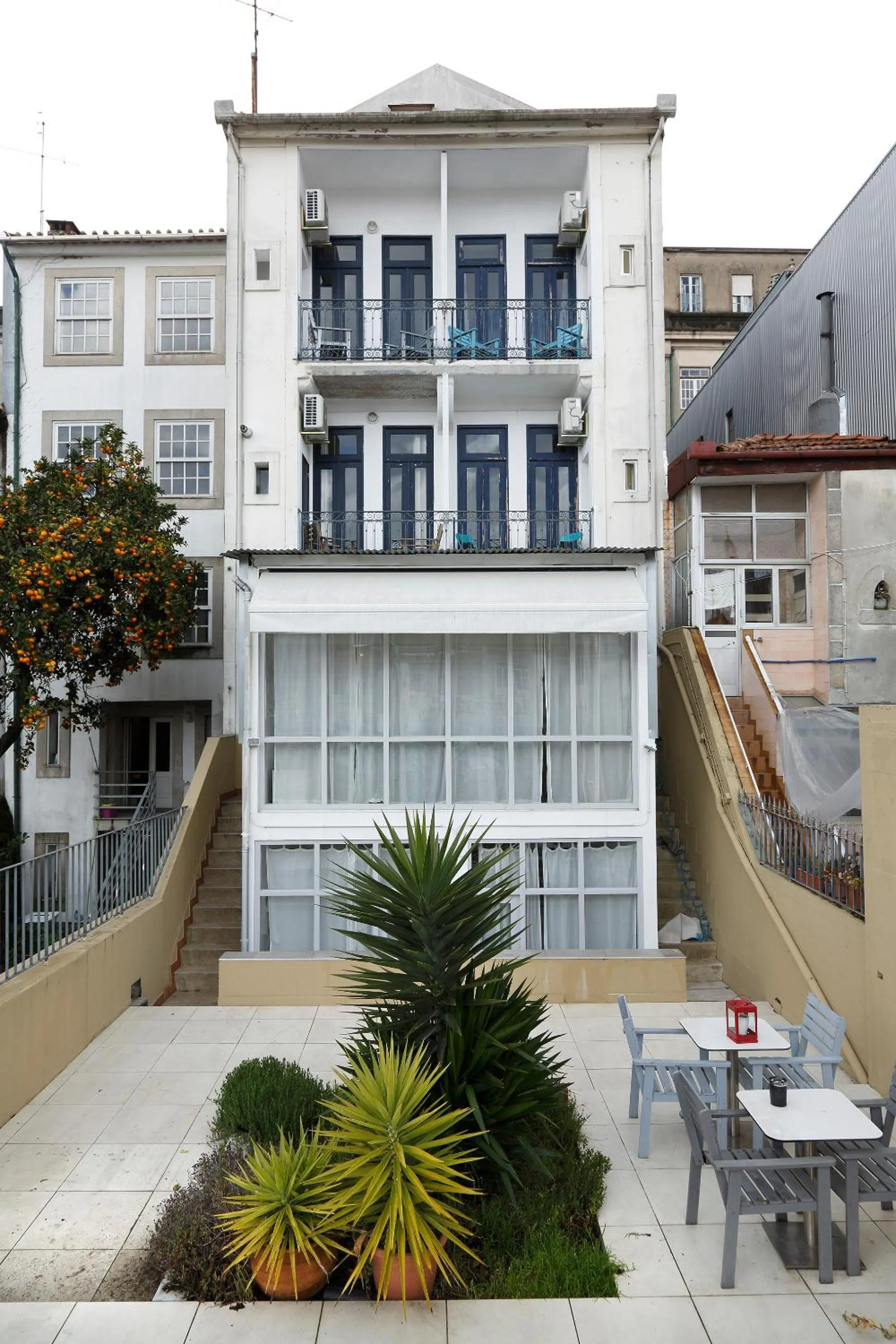Property building in Oporto House