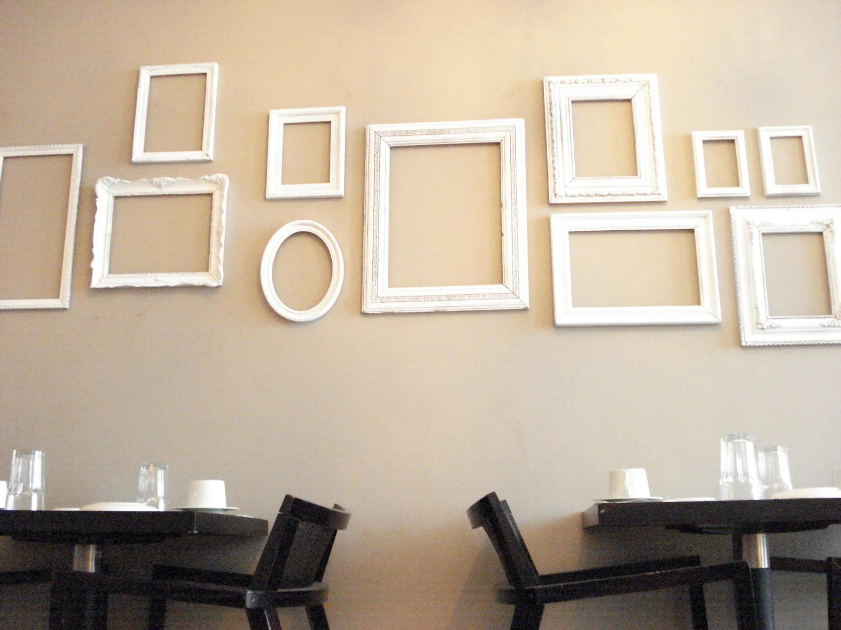 Restaurant/places to eat in Oporto House