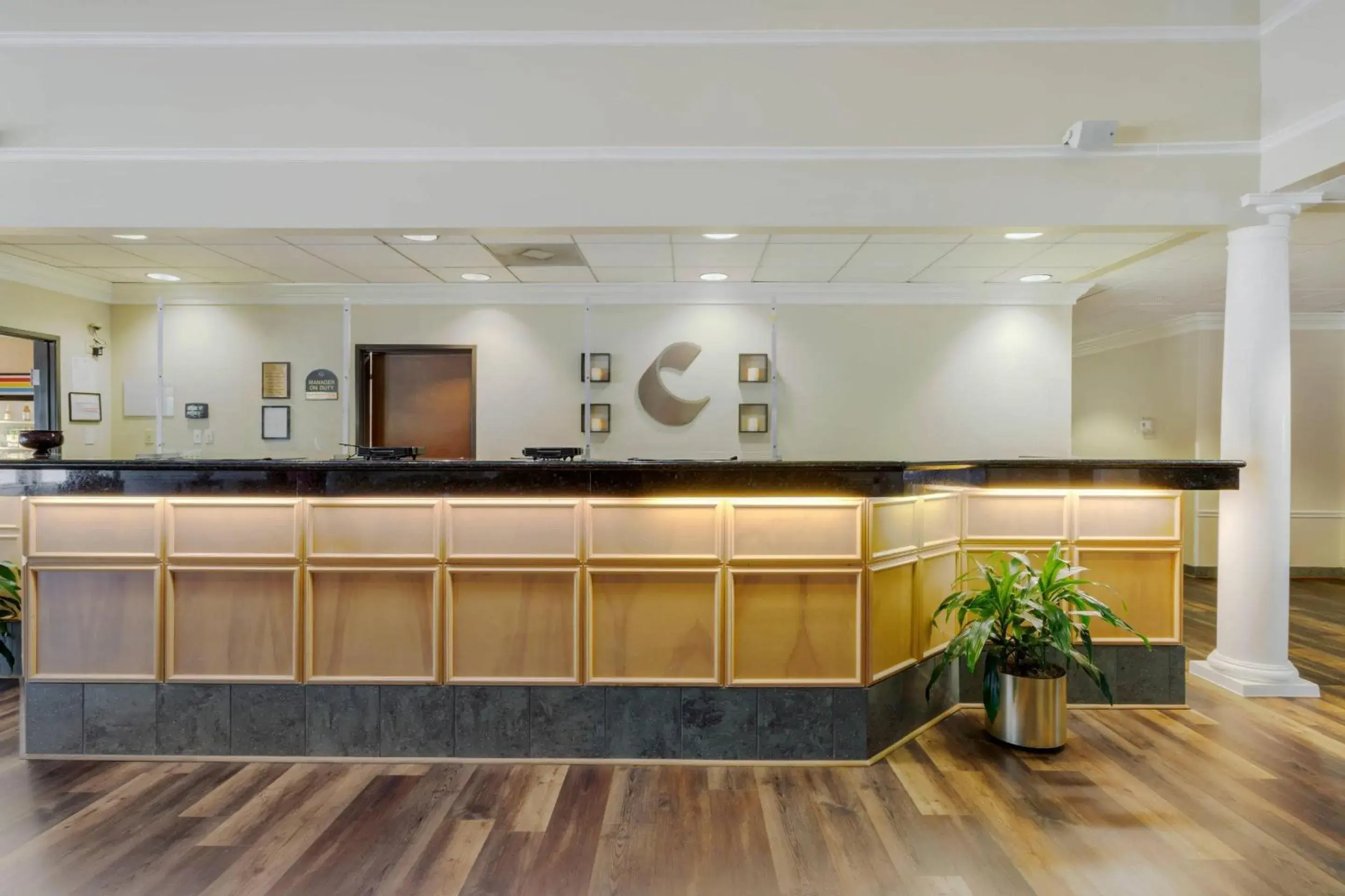 Lobby or reception in Comfort Suites La Porte - Baytown Lobby or reception in Comfort Suites La Porte - Baytown