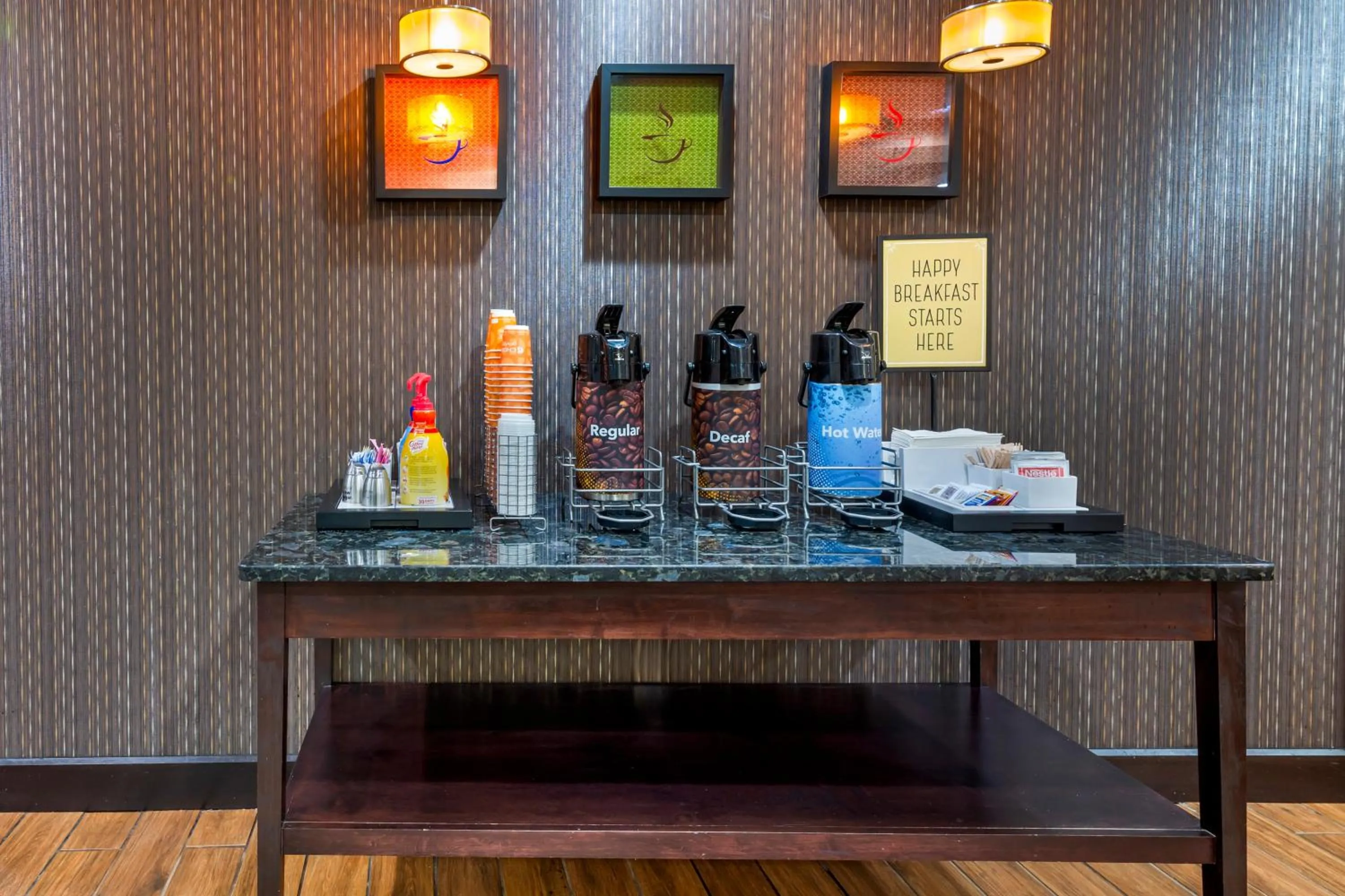 Coffee/tea facilities in Comfort Inn, Cleveland South - Richfield