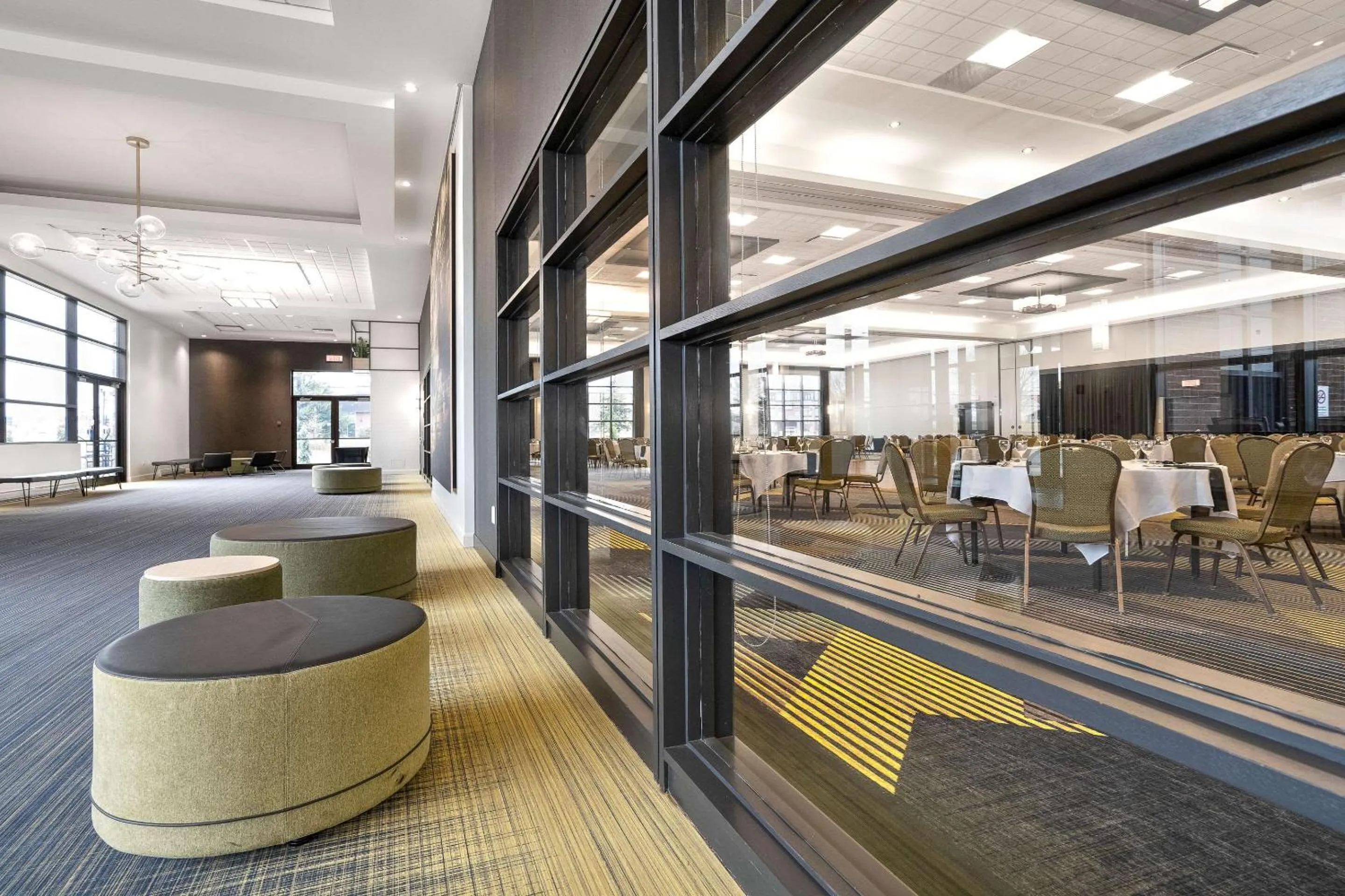 Meeting/conference room in Hotel Le Victorin, an Ascend Hotel Collection Member