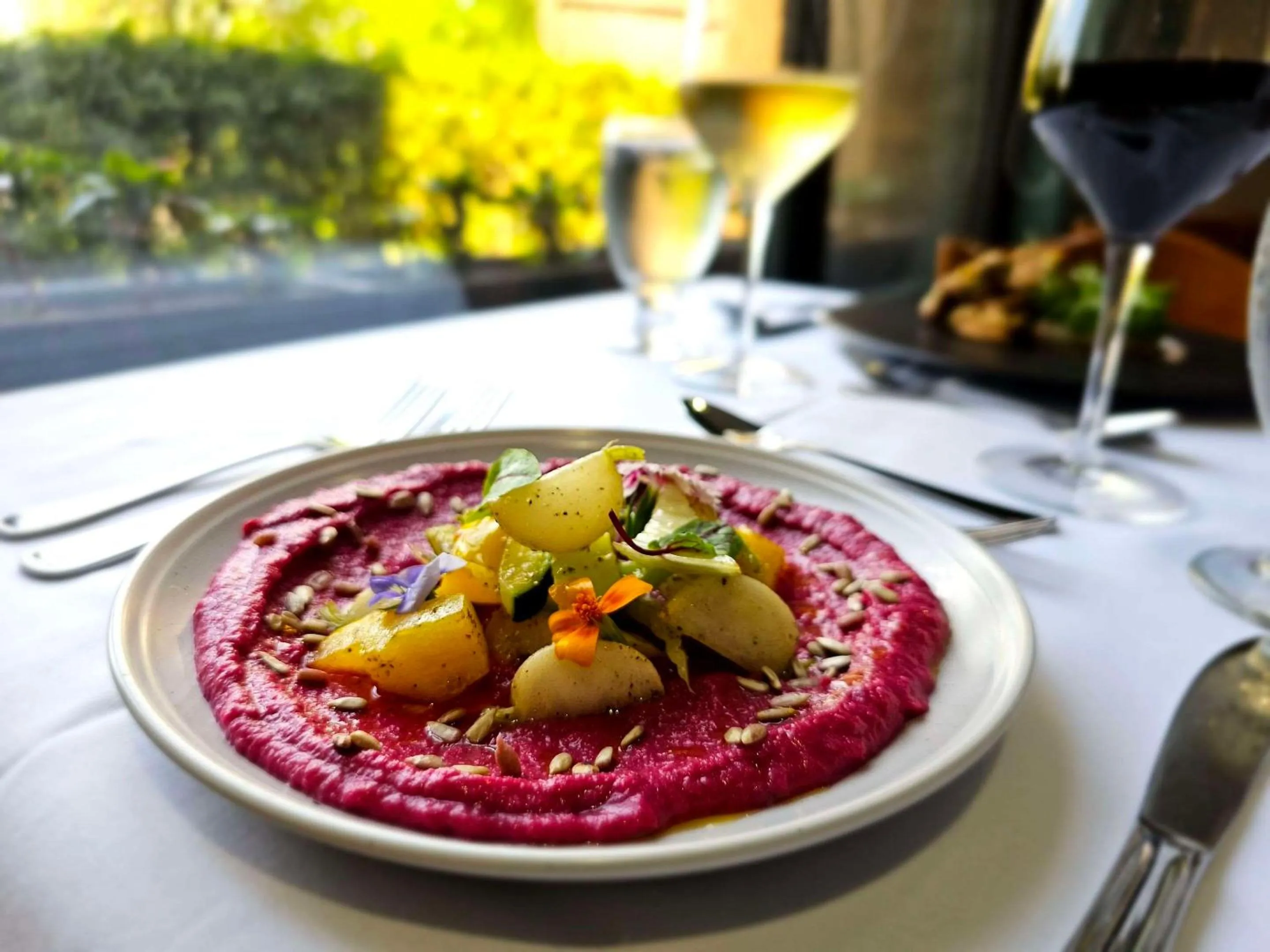 Restaurant/places to eat in Hotel Le Victorin, an Ascend Hotel Collection Member