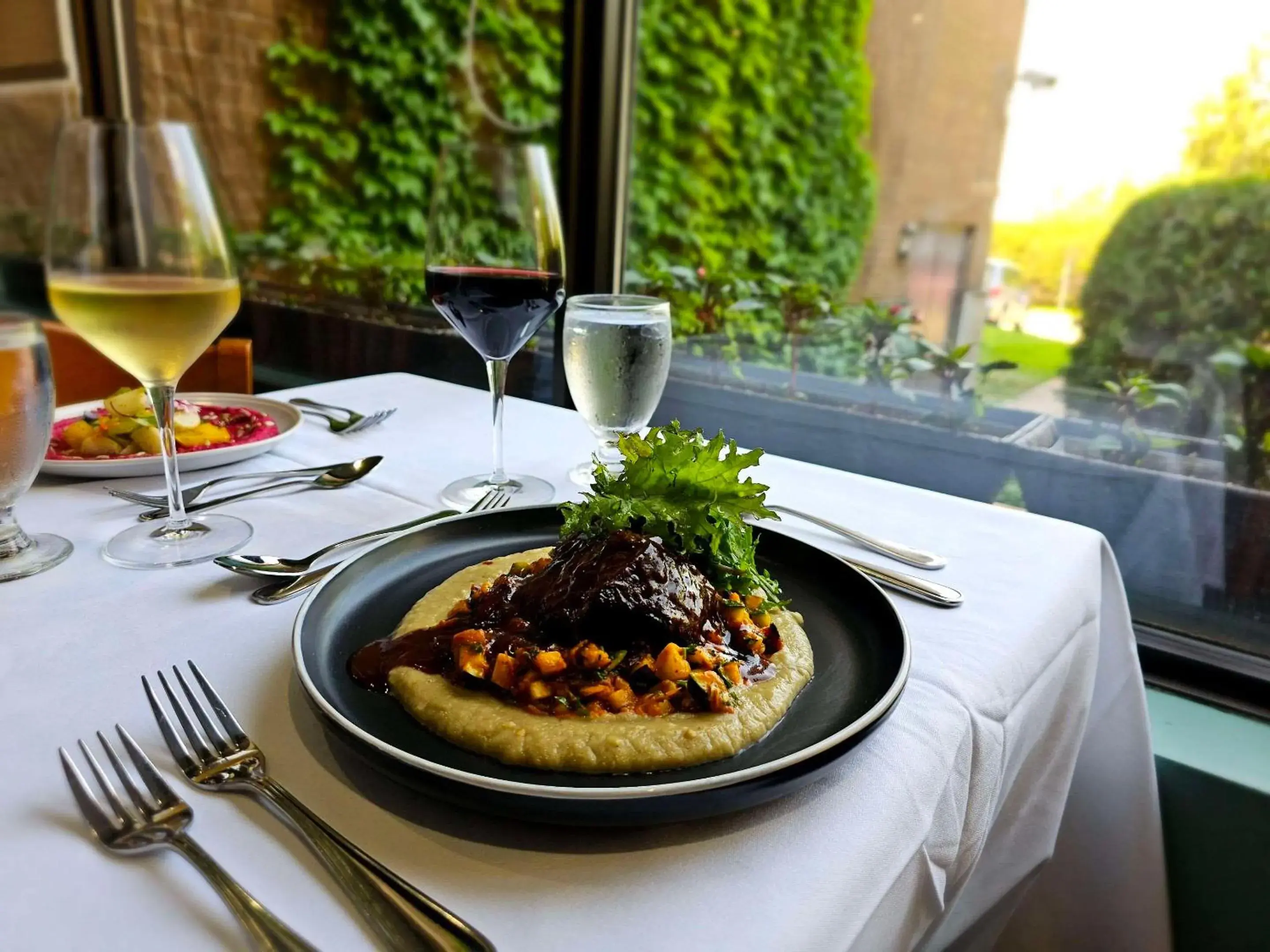 Restaurant/places to eat in Hotel Le Victorin, an Ascend Hotel Collection Member Restaurant/places to eat in Hotel Le Victorin, an Ascend Hotel Collection Member