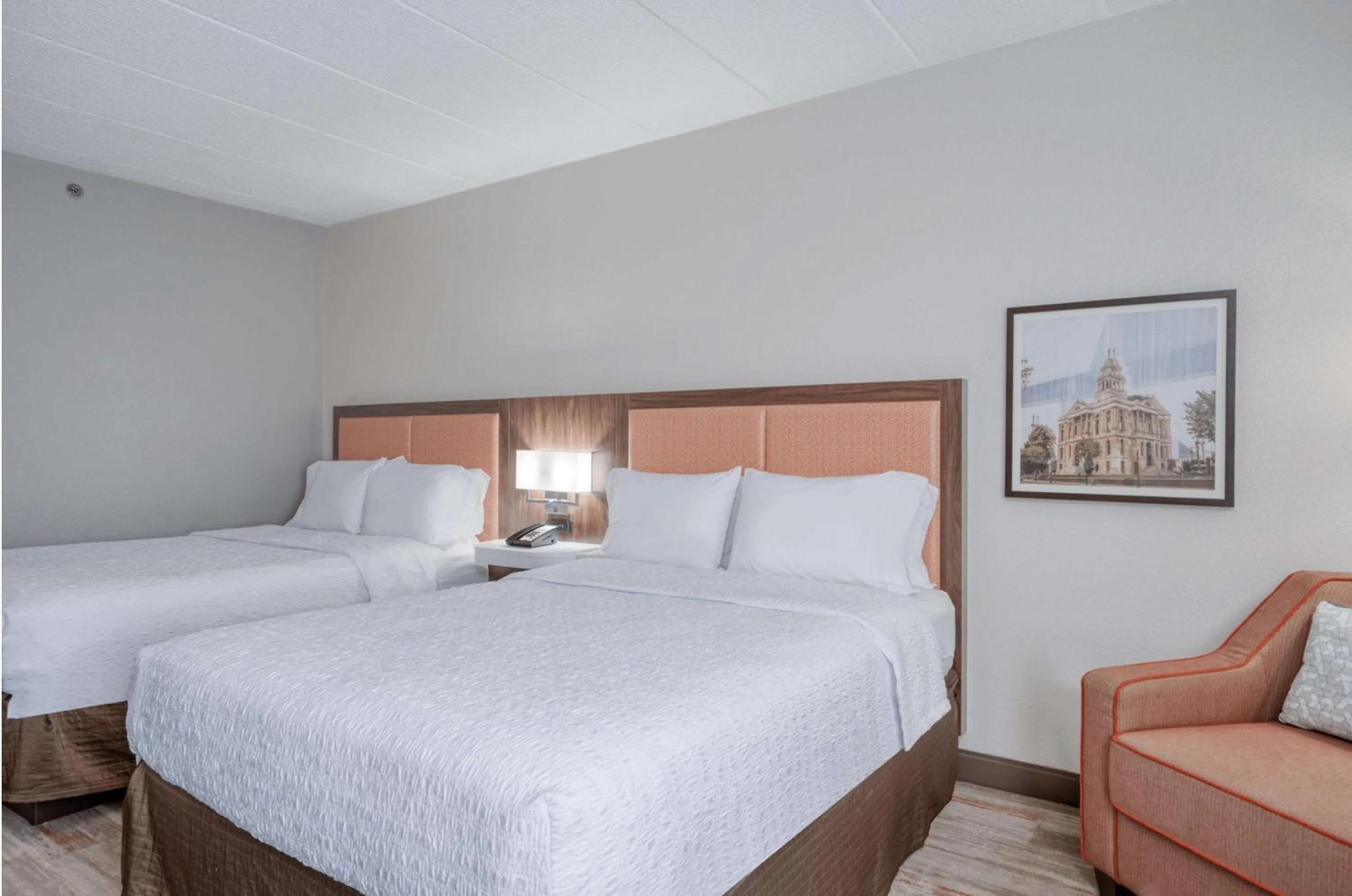 Bed in Hampton Inn by Hilton Washington Court House