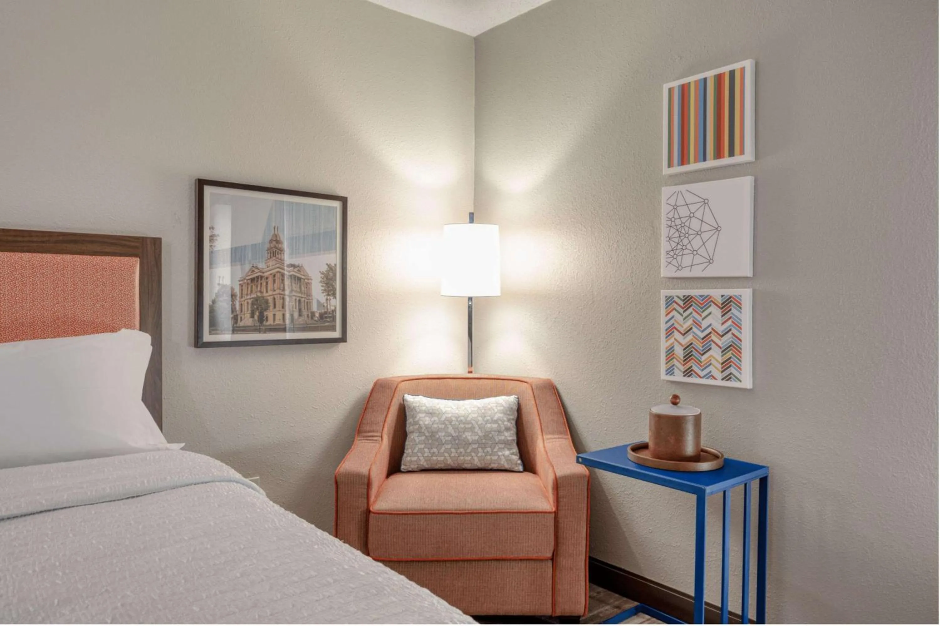 Bed in Hampton Inn by Hilton Washington Court House