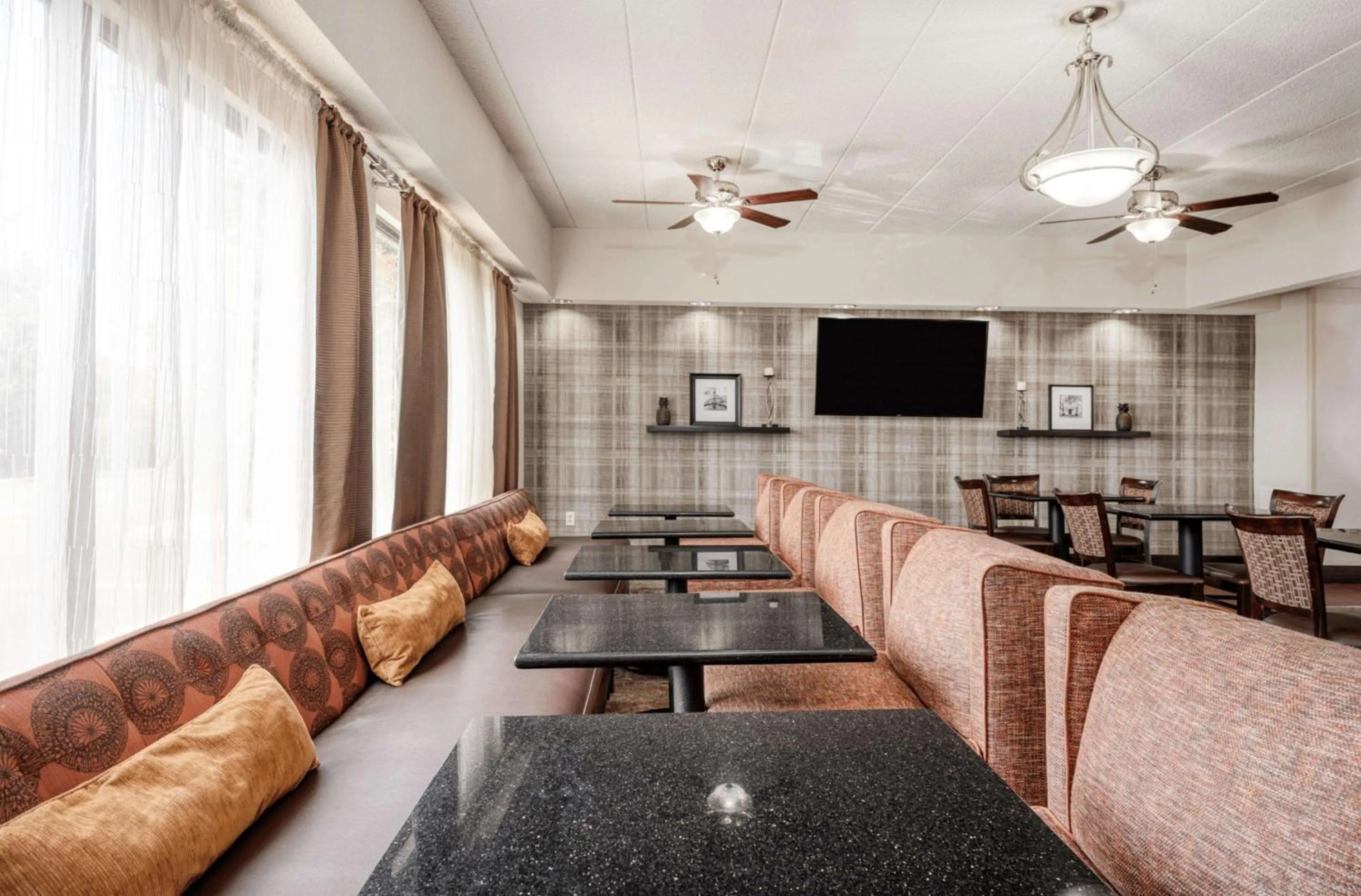 Lobby or reception in Hampton Inn by Hilton Washington Court House