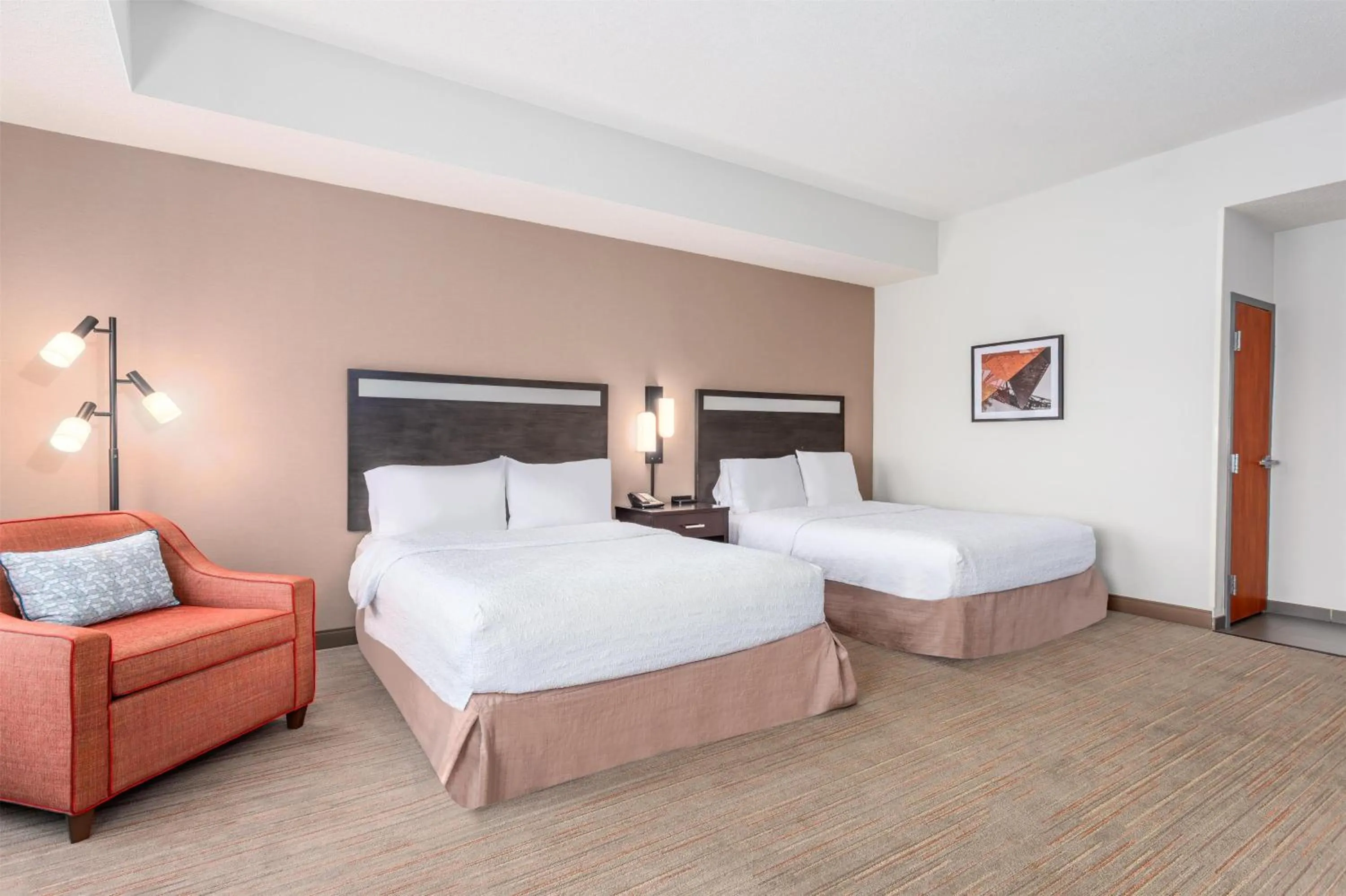 Bed in Hampton Inn Akron-South