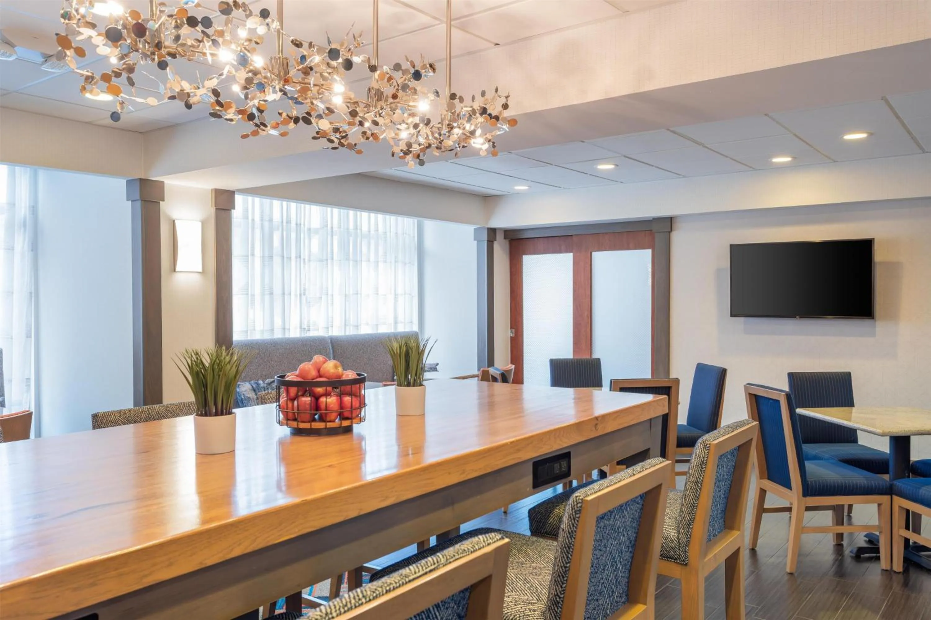 Lobby or reception in Hampton Inn Akron-South