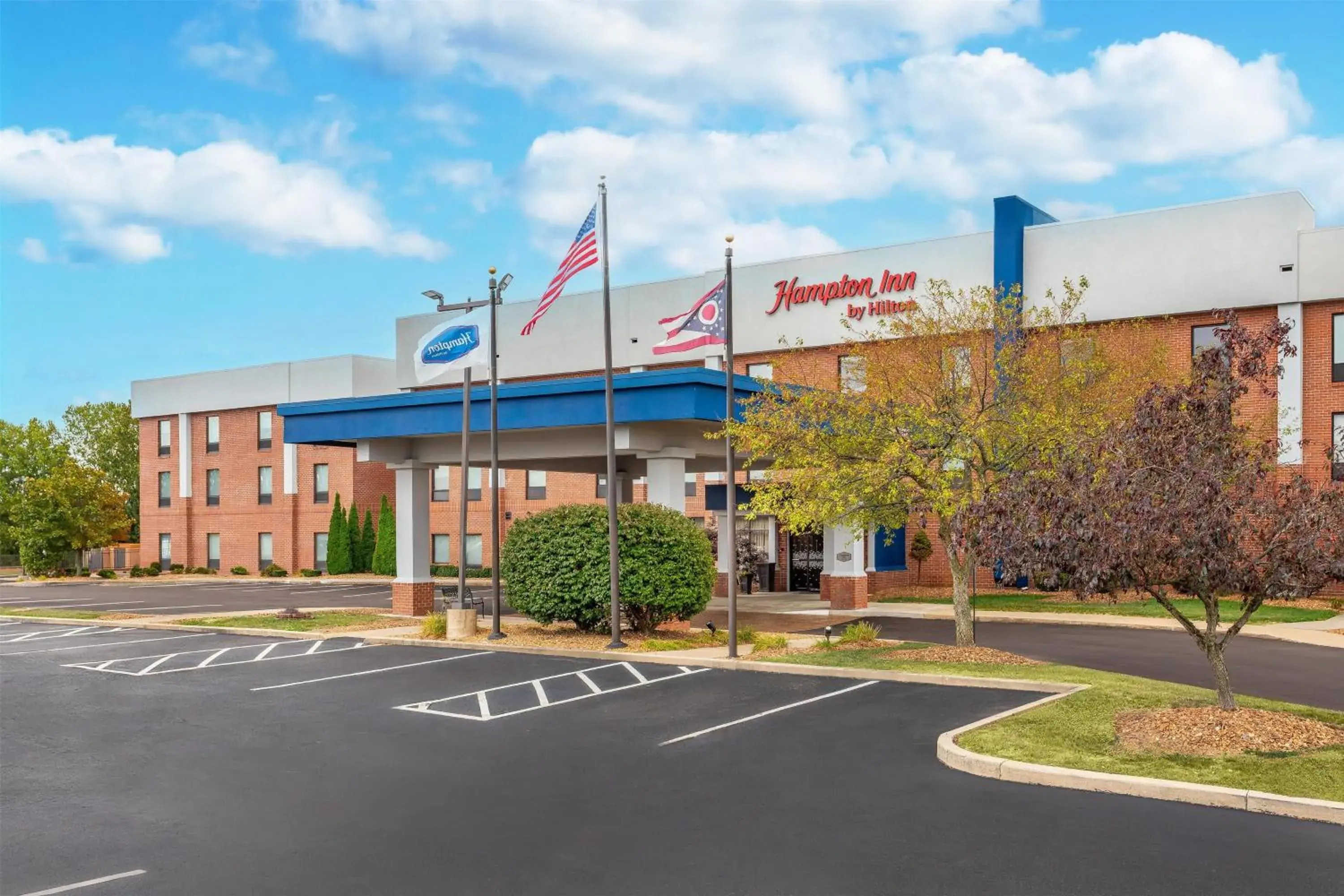 Property building in Hampton Inn Akron-South Property building in Hampton Inn Akron-South