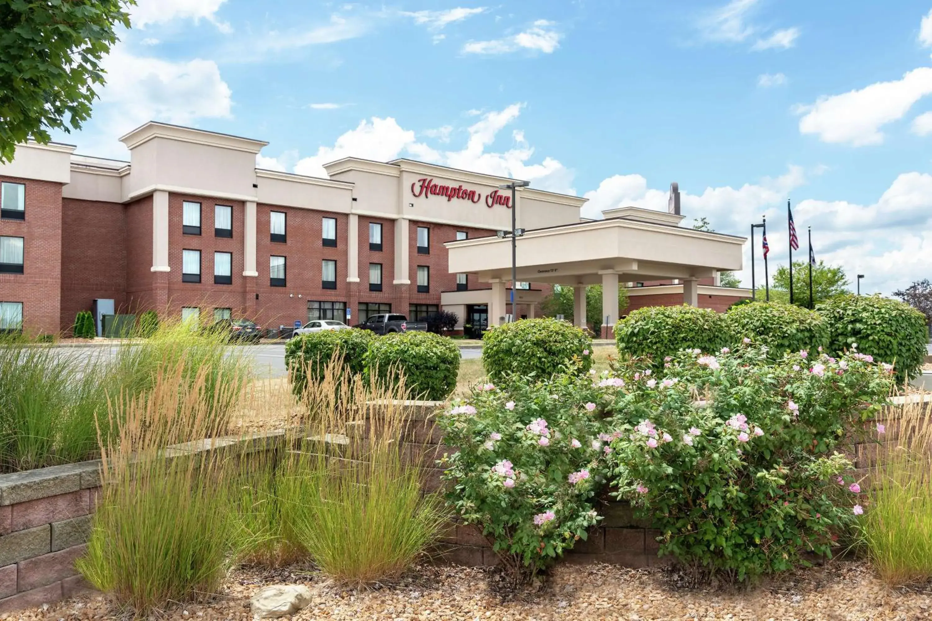 Property building in Hampton Inn Akron-South Property building in Hampton Inn Akron-South