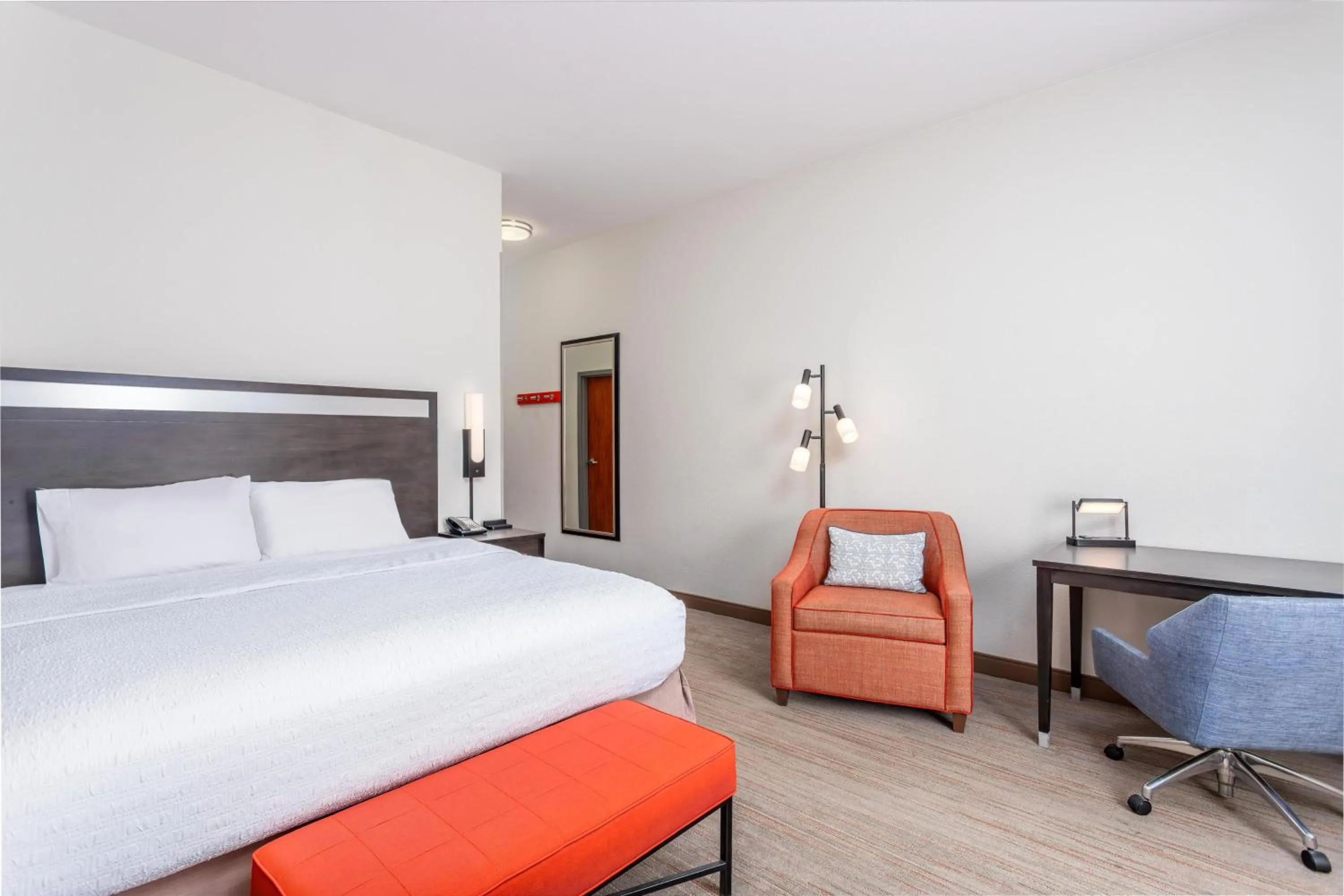 Bed in Hampton Inn Akron-South