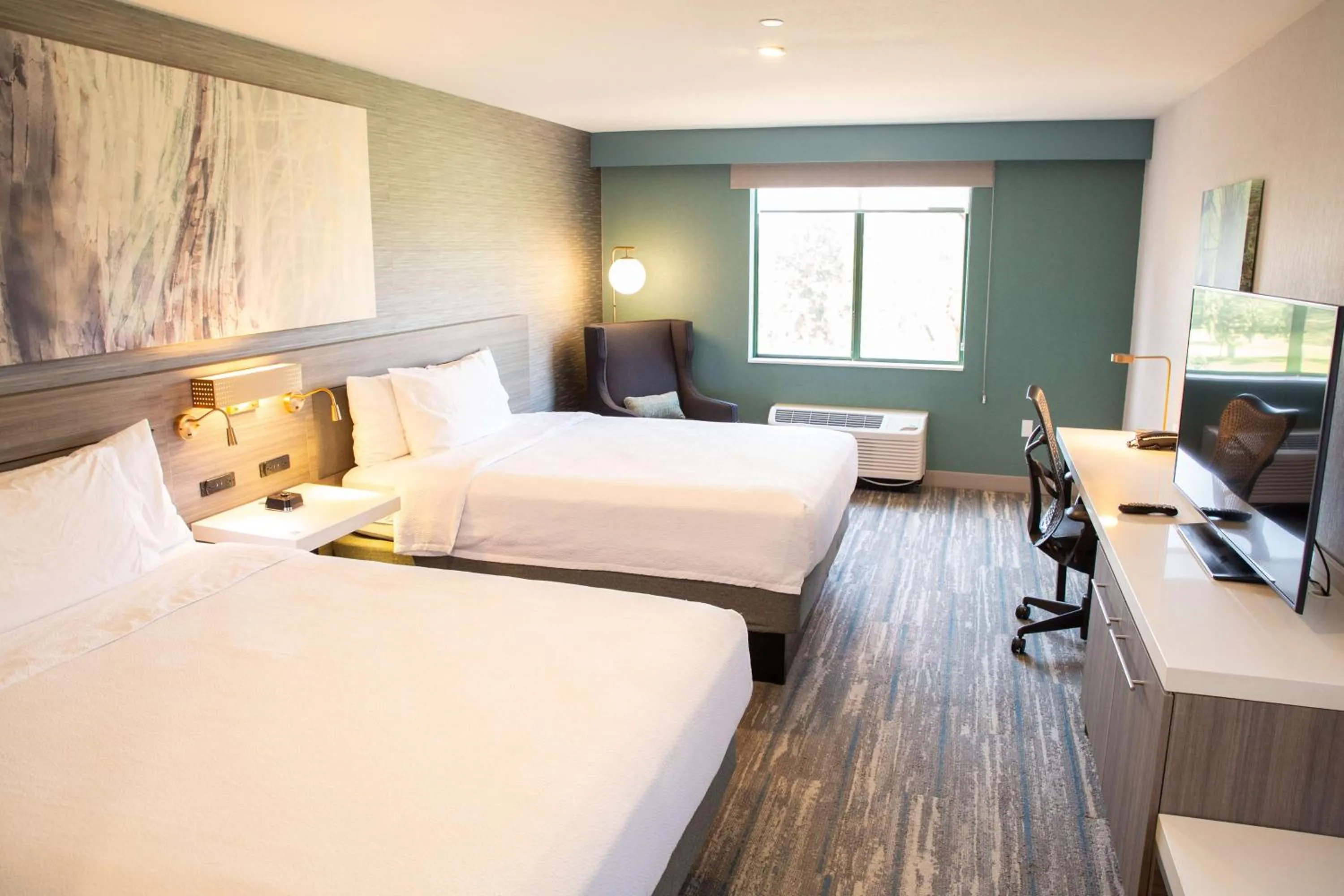 Bed in Hilton Garden Inn Montebello / Los Angeles