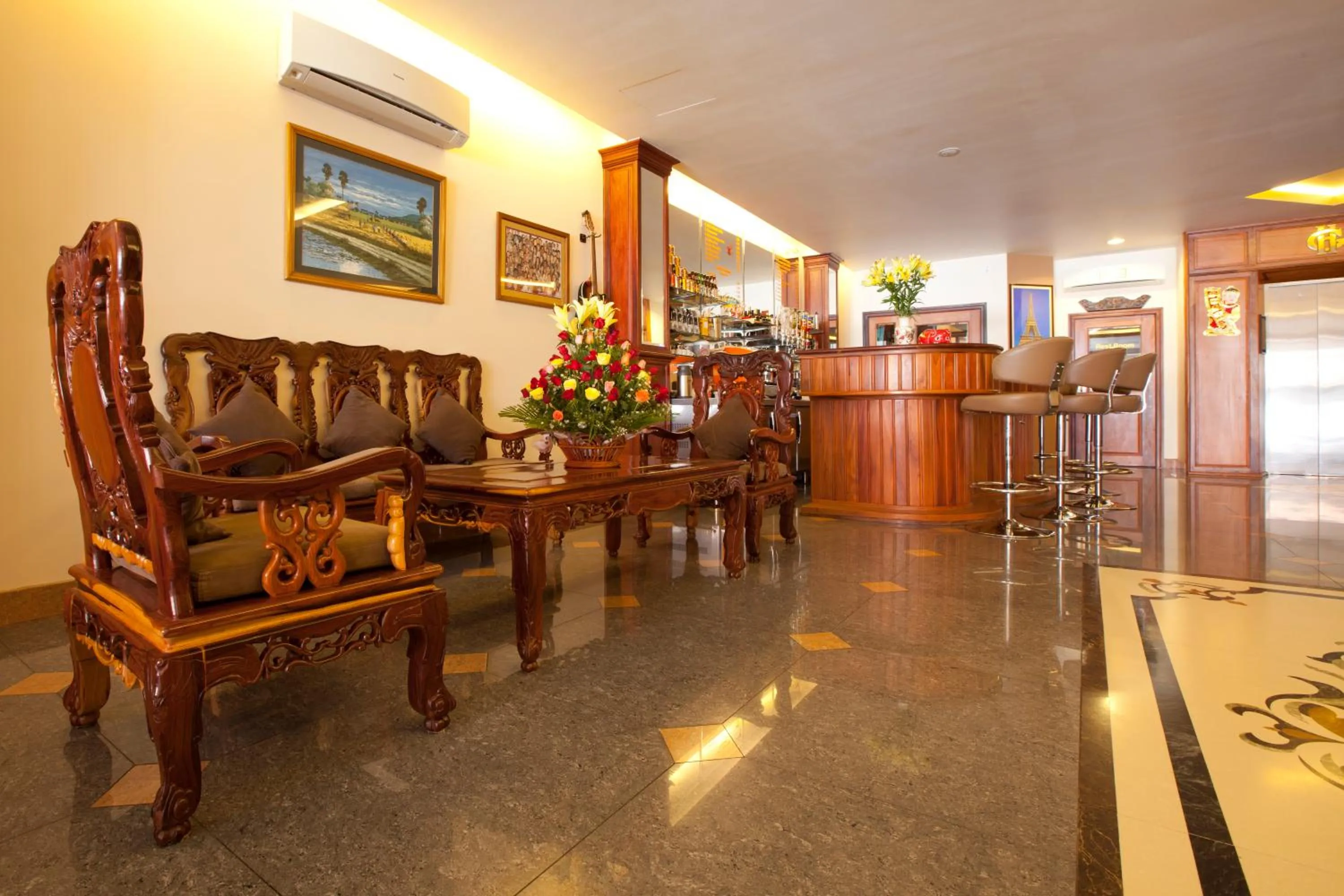 Lobby or reception in Golden House International Hotel