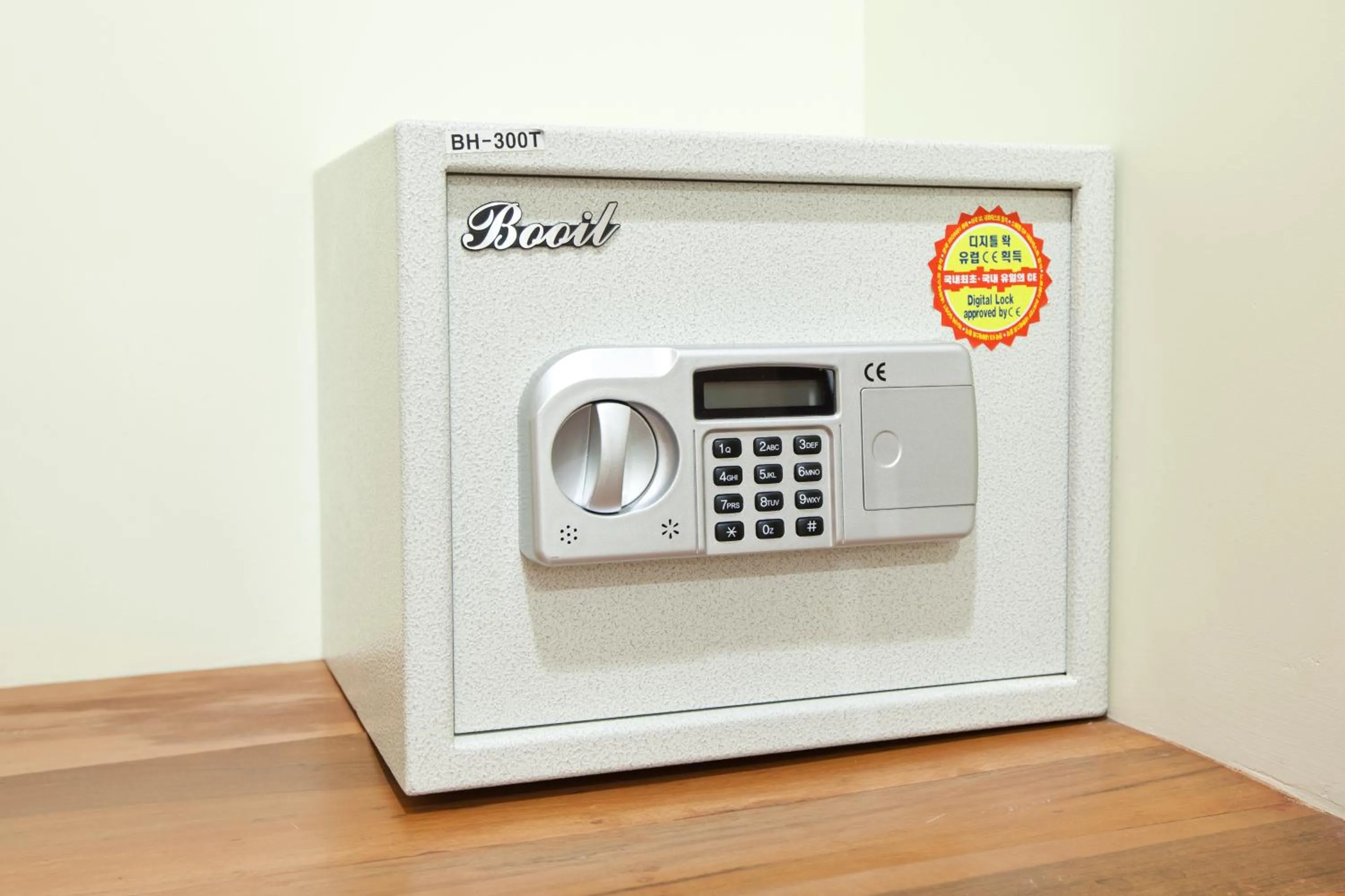 Decorative detail in Golden House International Hotel