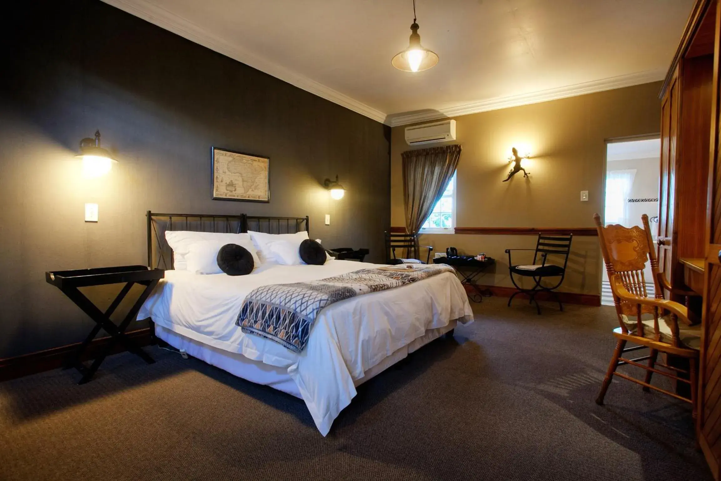 Coffee/tea facilities, Bed in Tsitsikamma Village Inn Coffee/tea facilities, Bed in Tsitsikamma Village Inn