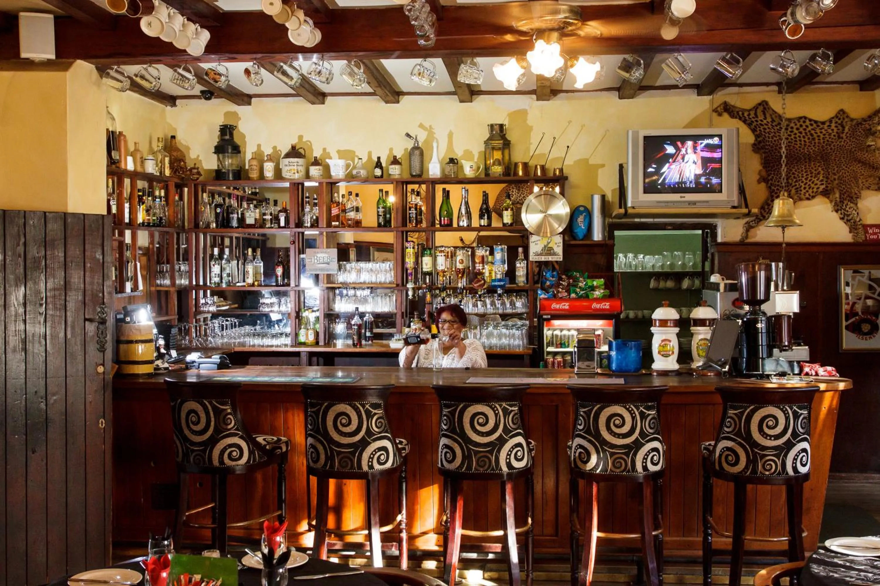 Lounge or bar in Tsitsikamma Village Inn