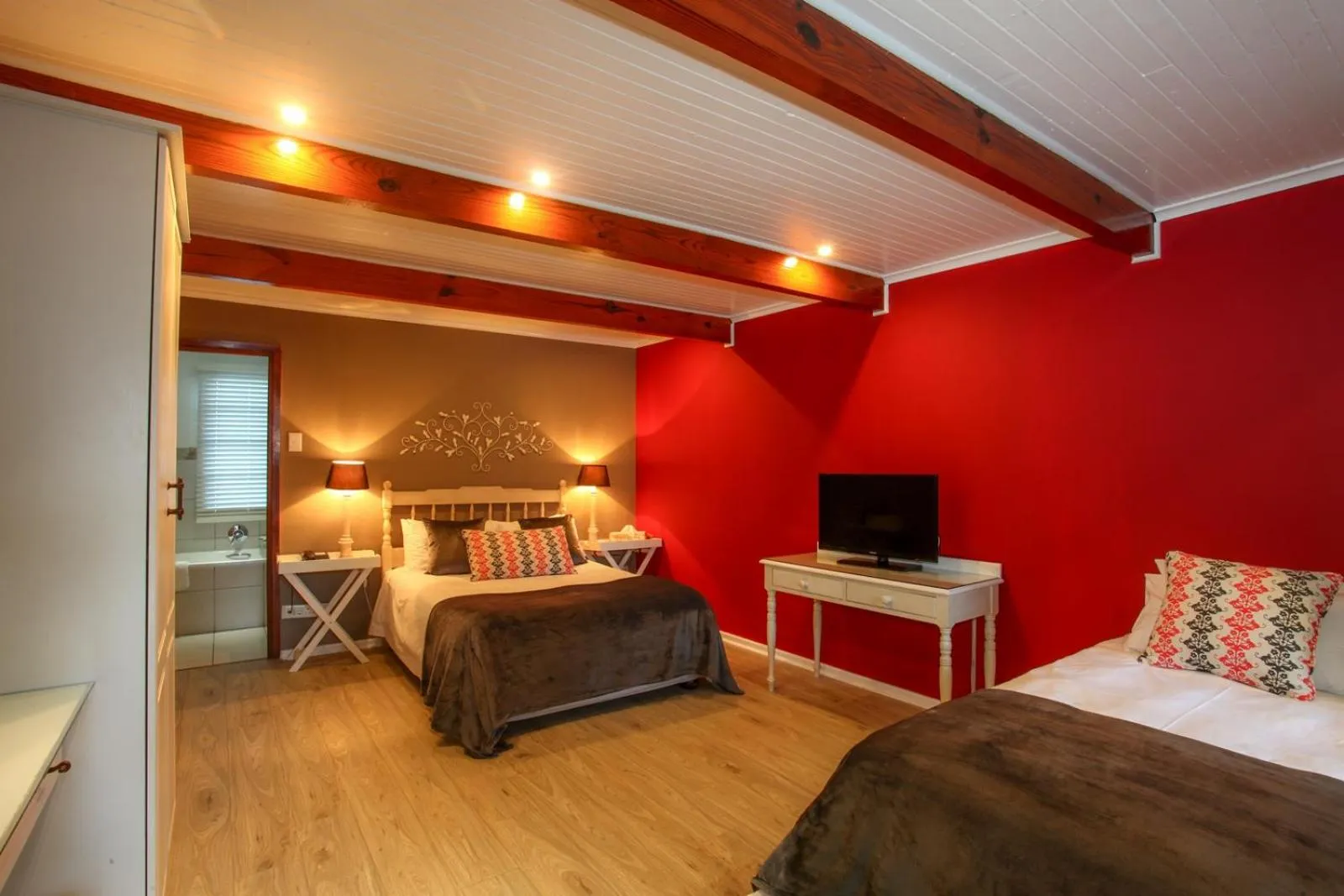 Coffee/tea facilities, Bed in Tsitsikamma Village Inn