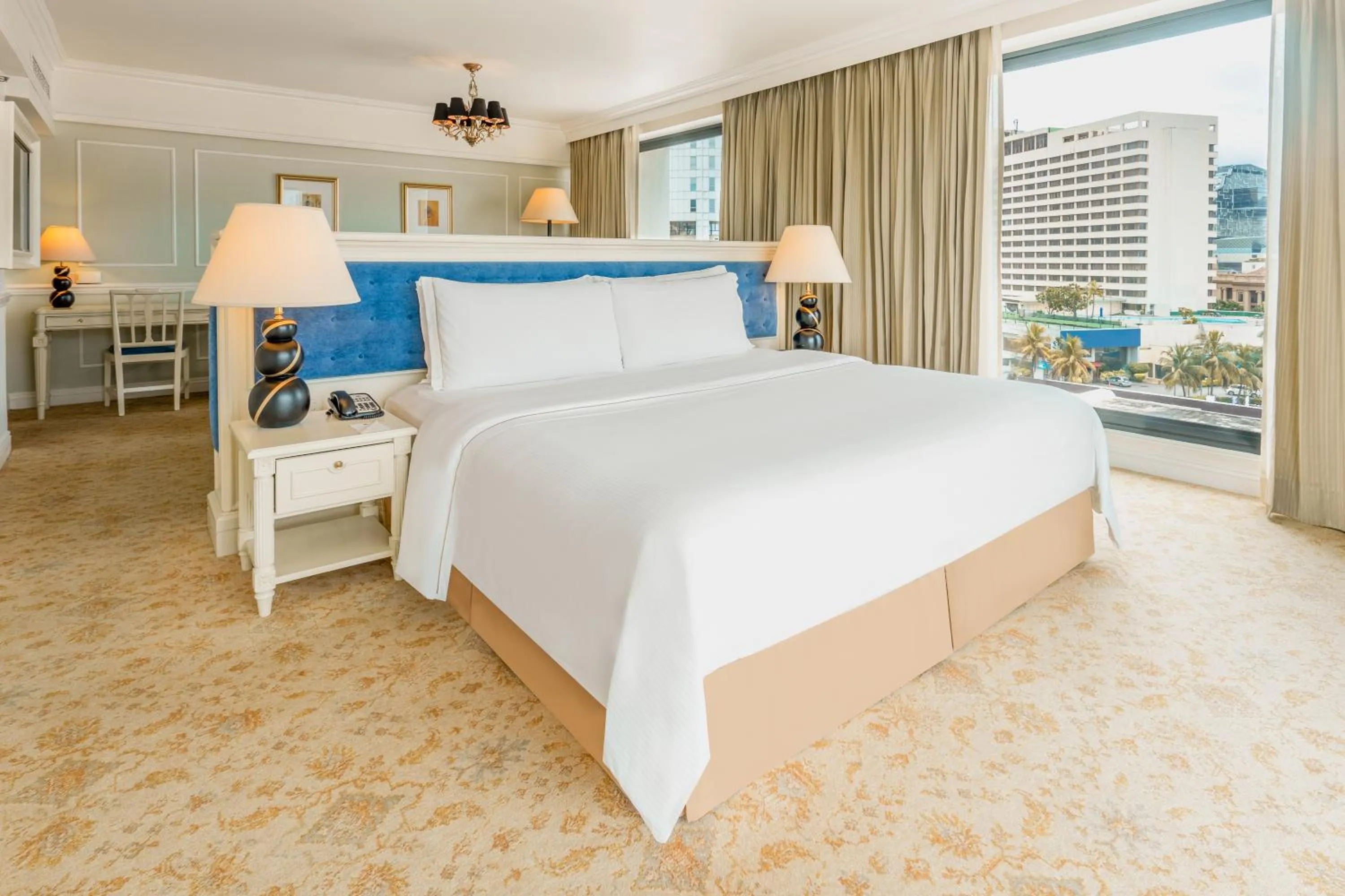 Bed in The Kingsbury Colombo