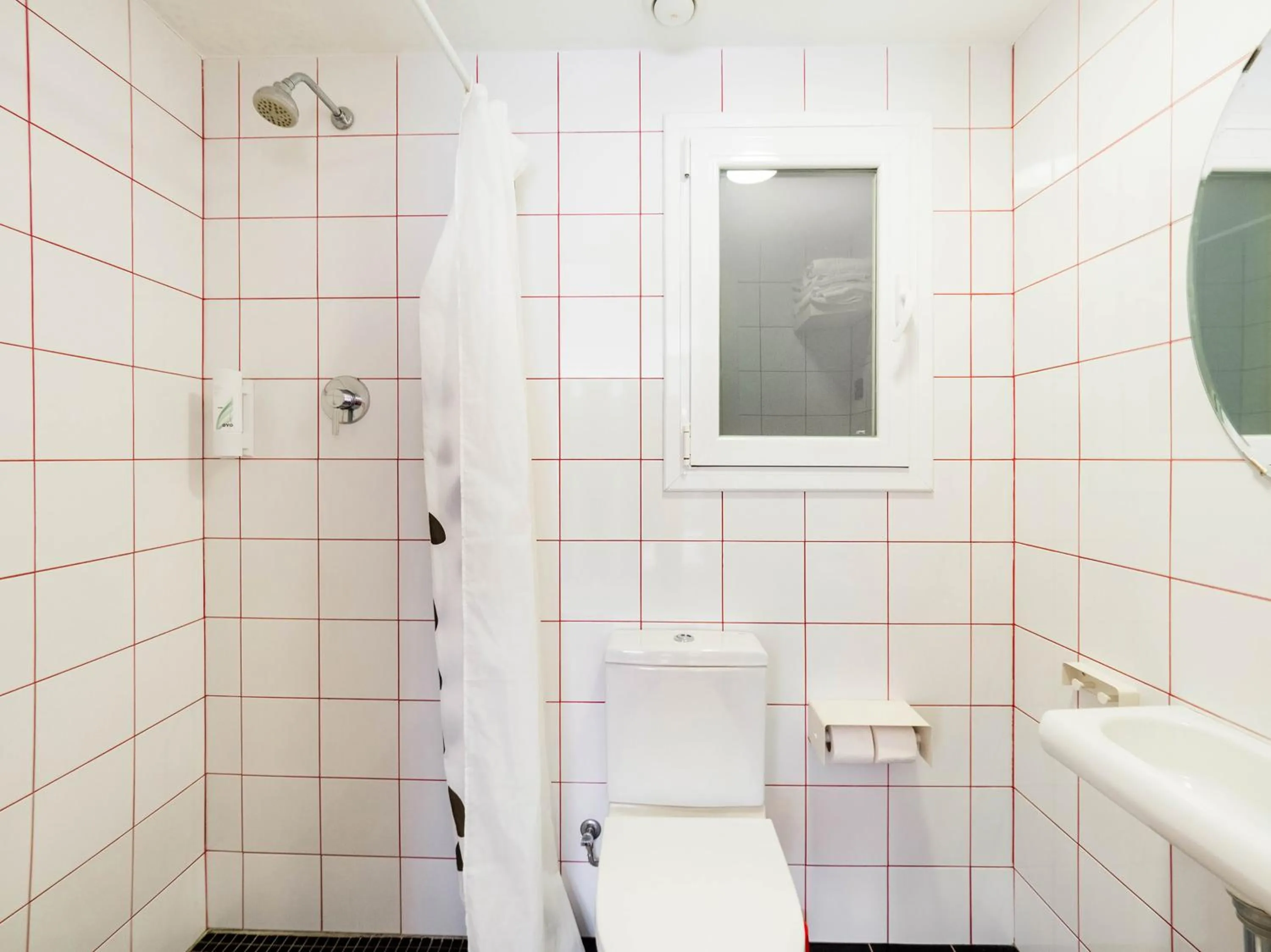 Bathroom in Hostal Athenas