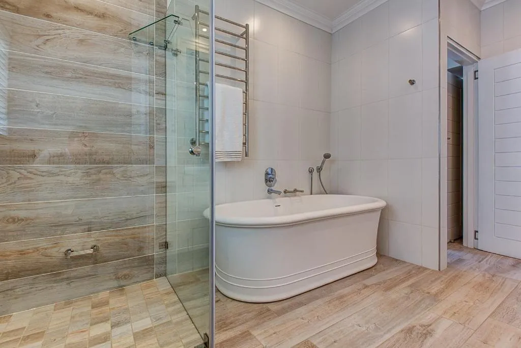 Queen Room with Sea View in Marine Manor