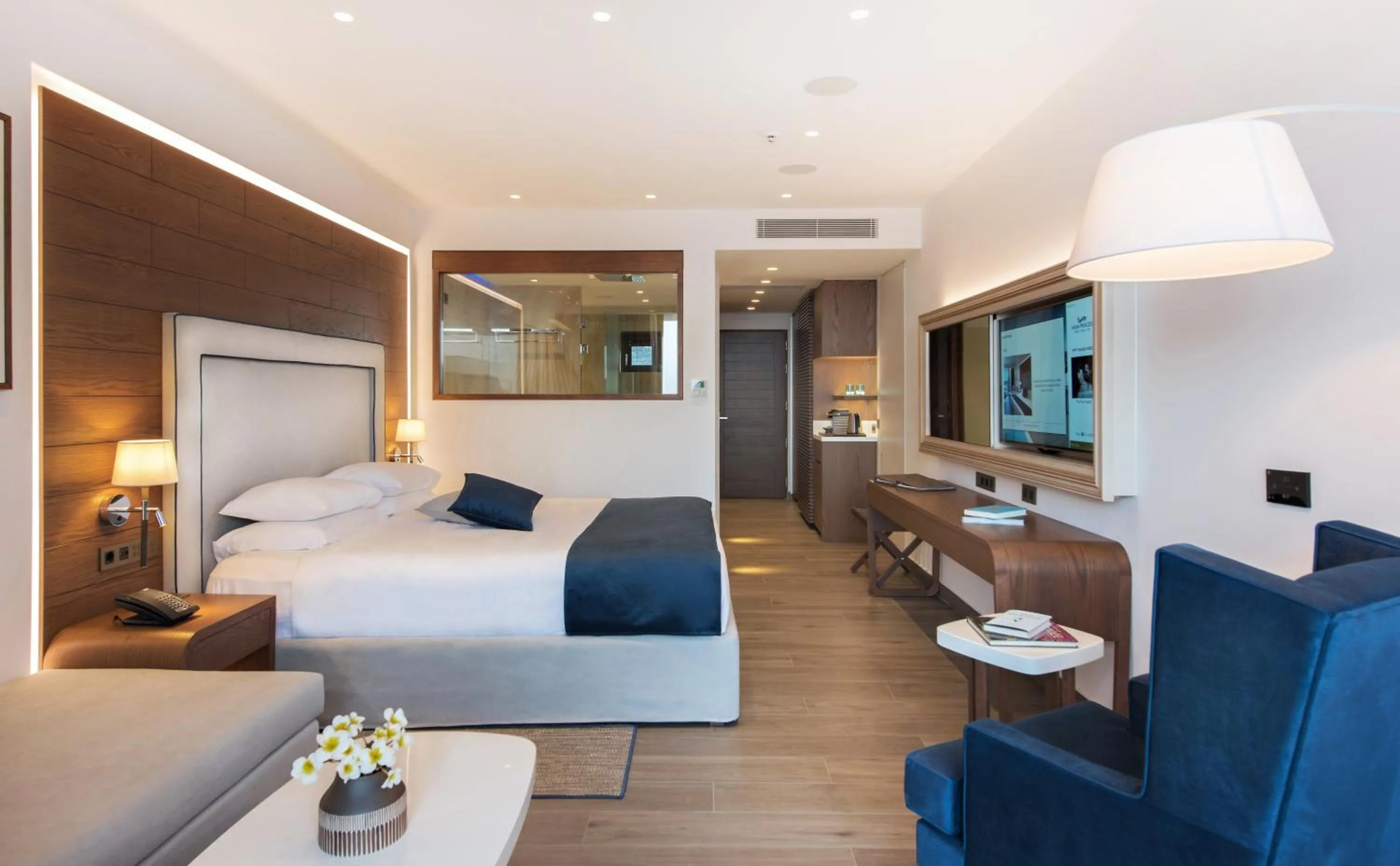 Bed in Nana Princess Suites Villas & Spa