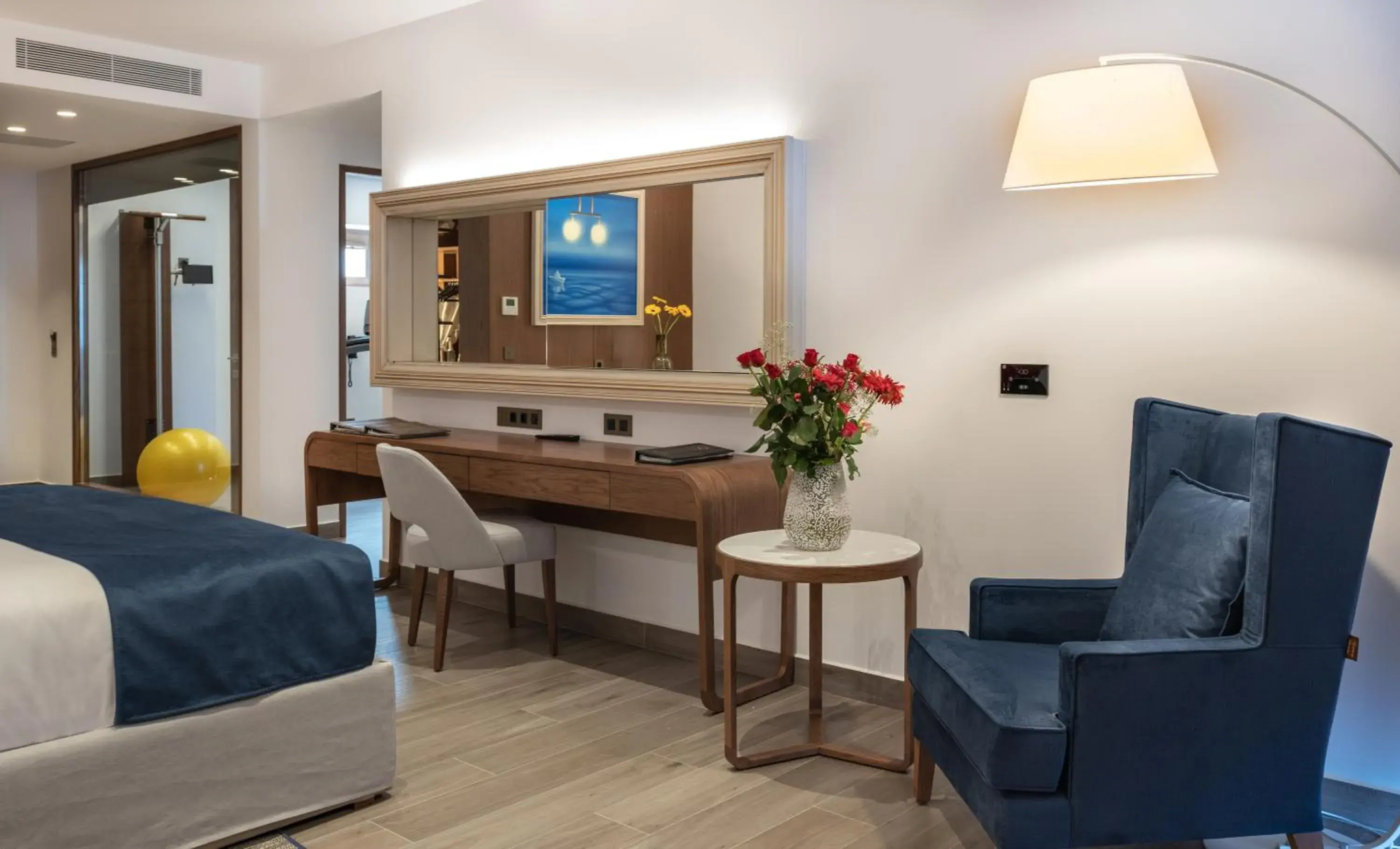 Photo of the whole room, Bed in Nana Princess Suites Villas & Spa Photo of the whole room, Bed in Nana Princess Suites Villas & Spa